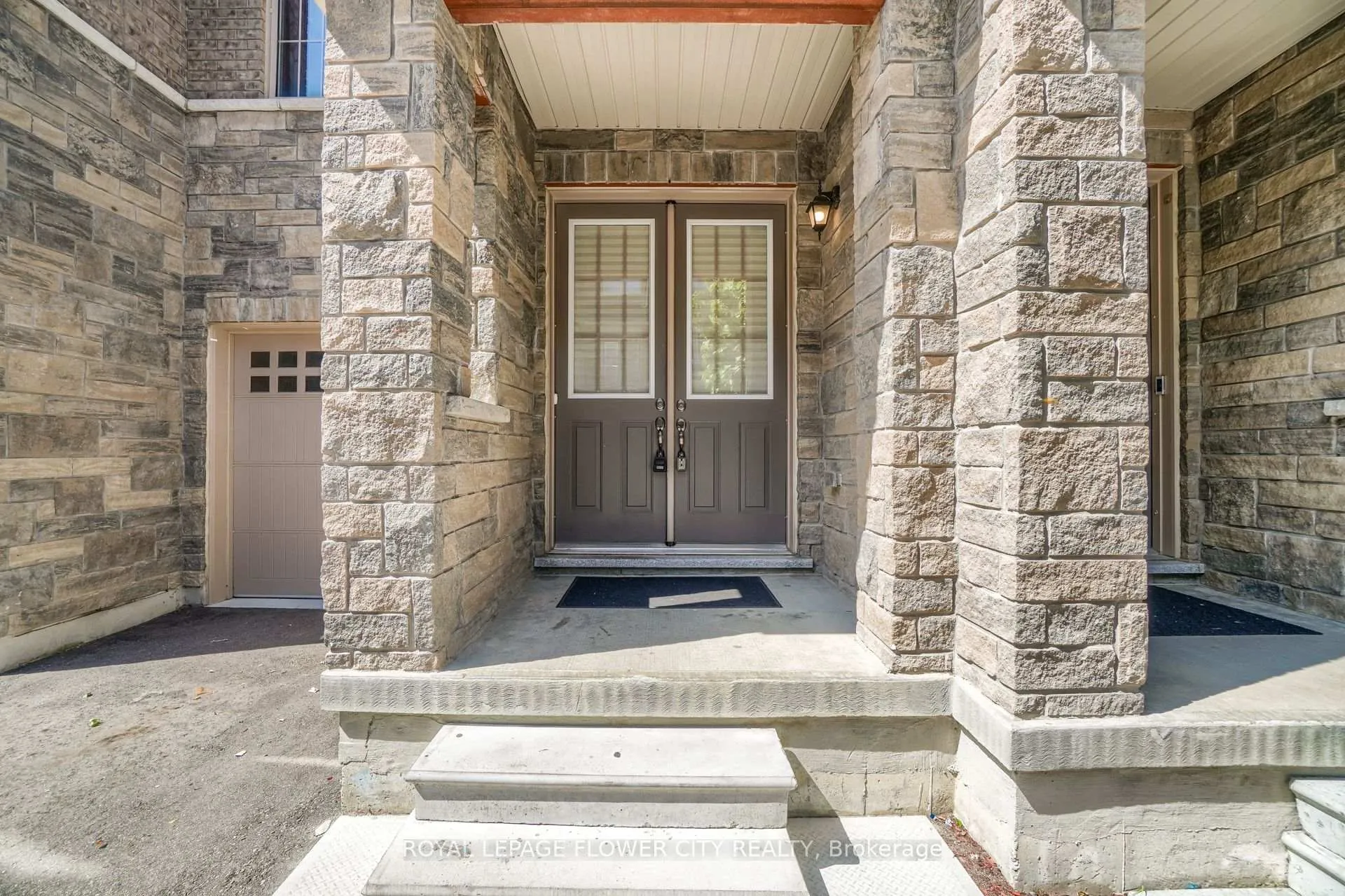 Photo 5 of 10 Faye Street, Brampton, Bram East — HOMEH