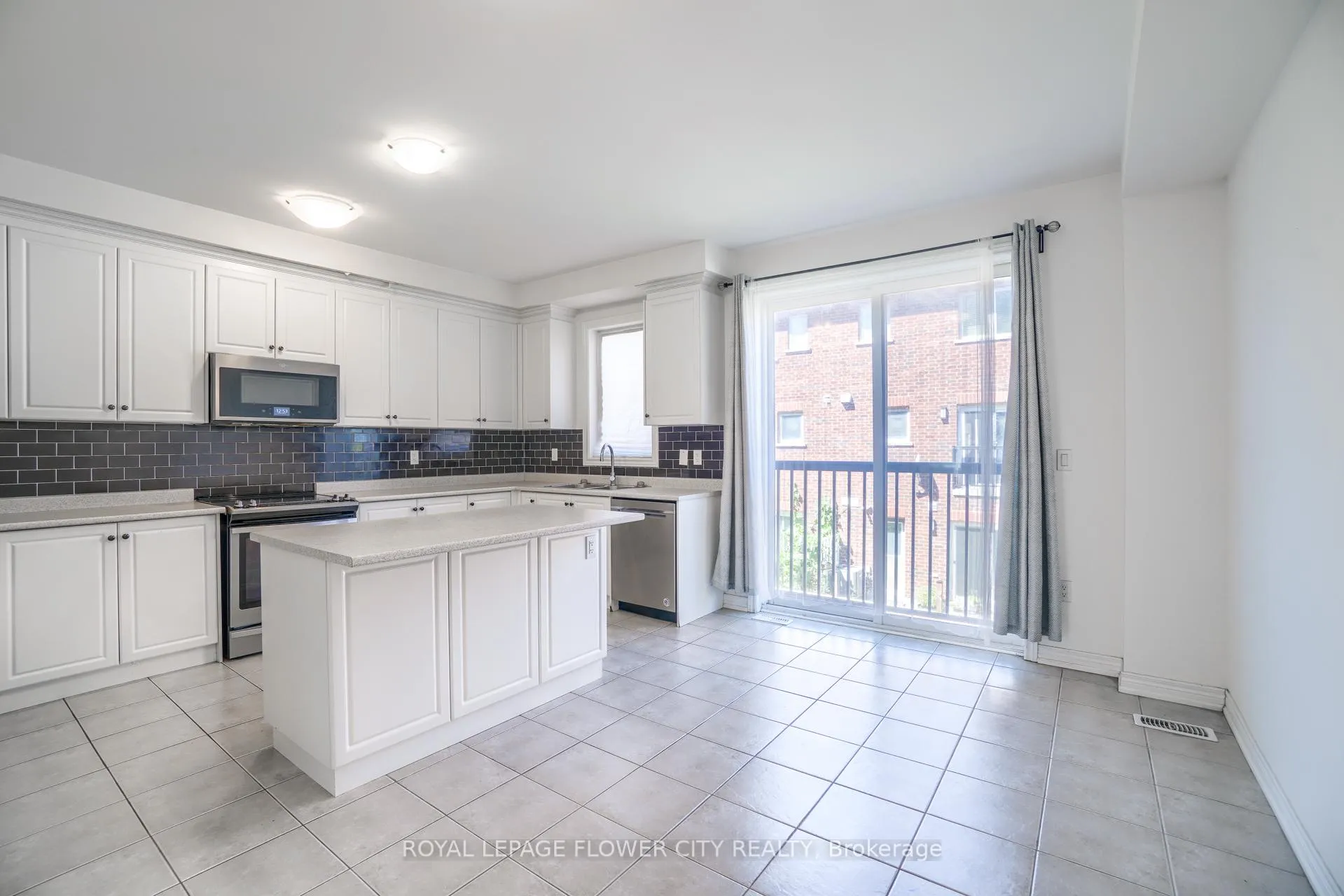 Photo 11 of 10 Faye Street, Brampton, Bram East — HOMEH