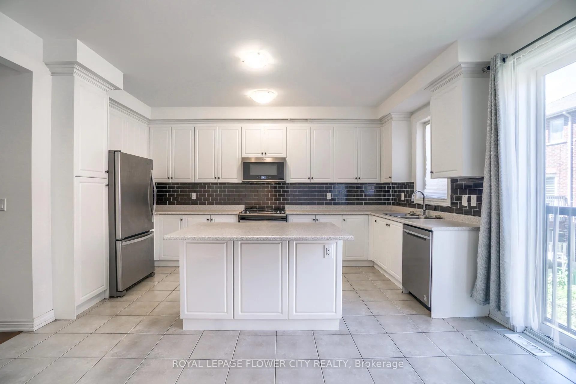 Photo 14 of 10 Faye Street, Brampton, Bram East — HOMEH