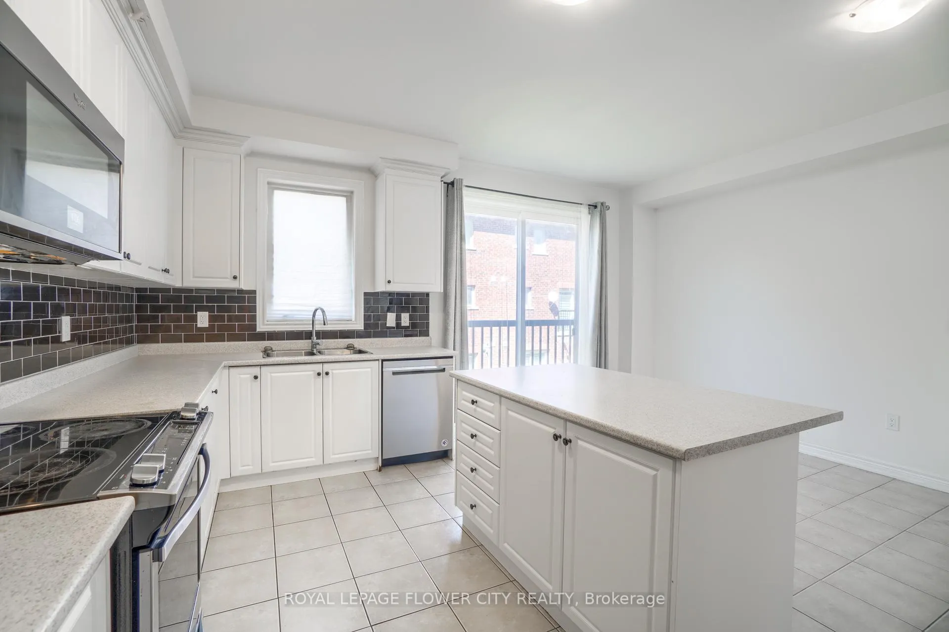 Photo 17 of 10 Faye Street, Brampton, Bram East — HOMEH
