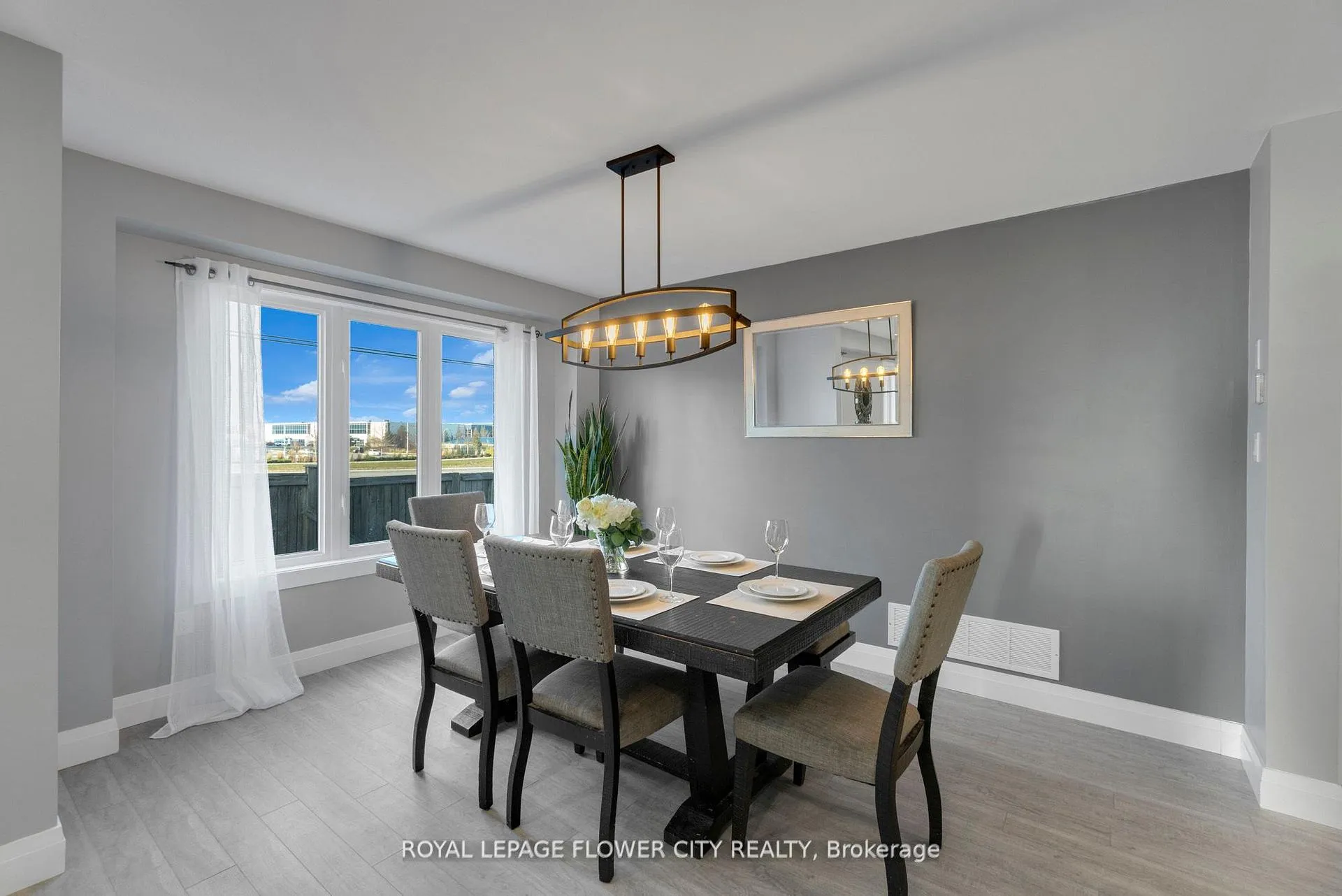 Photo 8 of 113 Sandmere Avenue, Brampton, Heart Lake West — HOMEH