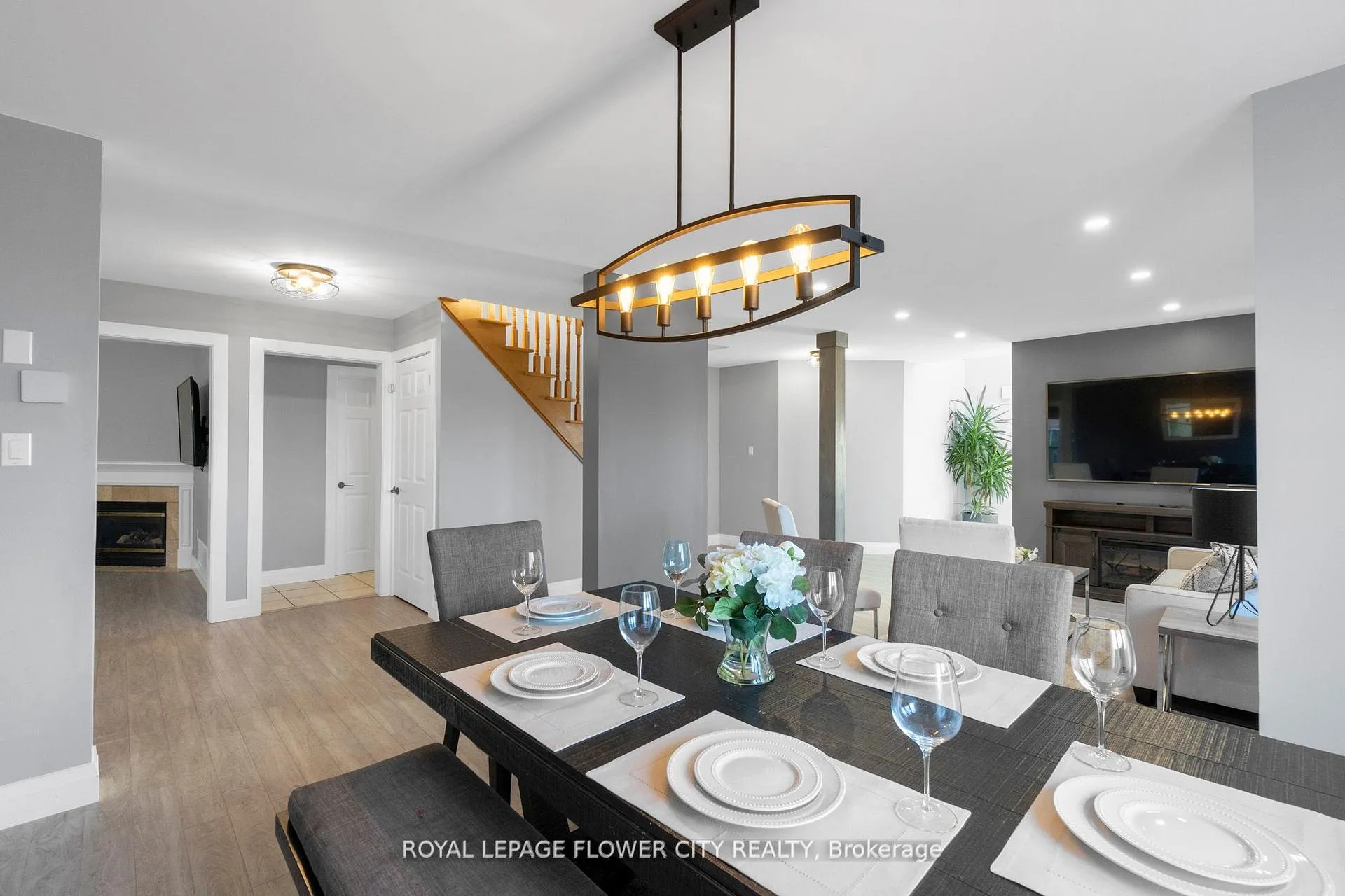 Photo 9 of 113 Sandmere Avenue, Brampton, Heart Lake West — HOMEH