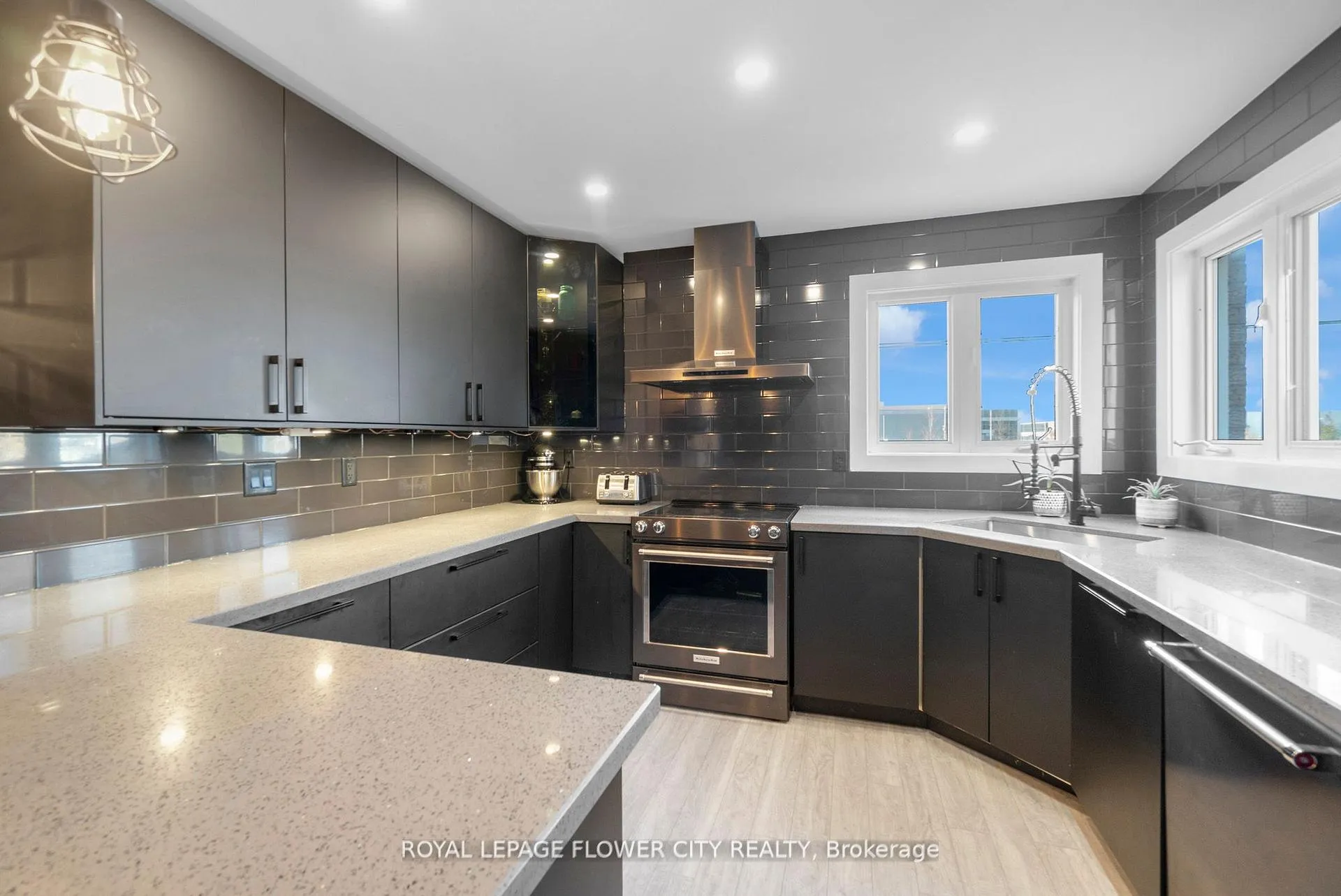 Photo 15 of 113 Sandmere Avenue, Brampton, Heart Lake West — HOMEH