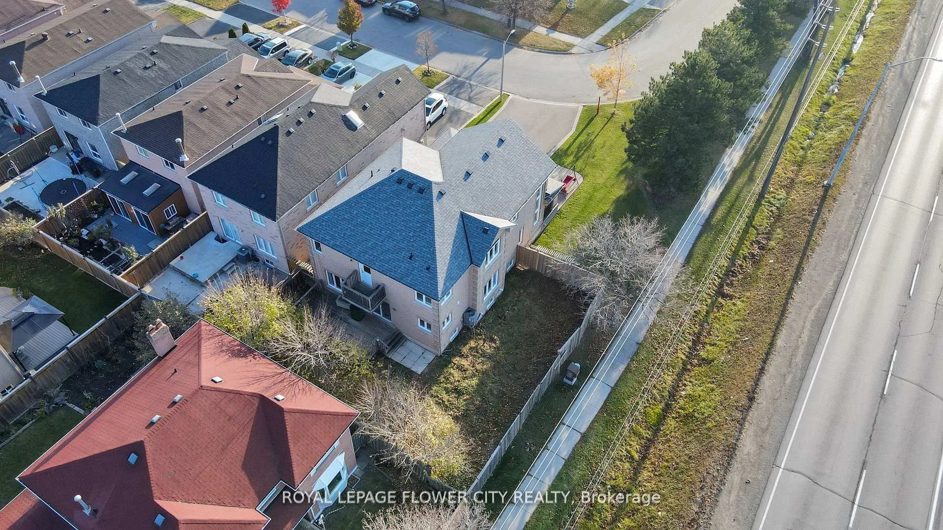 Photo 37 of 113 Sandmere Avenue, Brampton, Heart Lake West — HOMEH