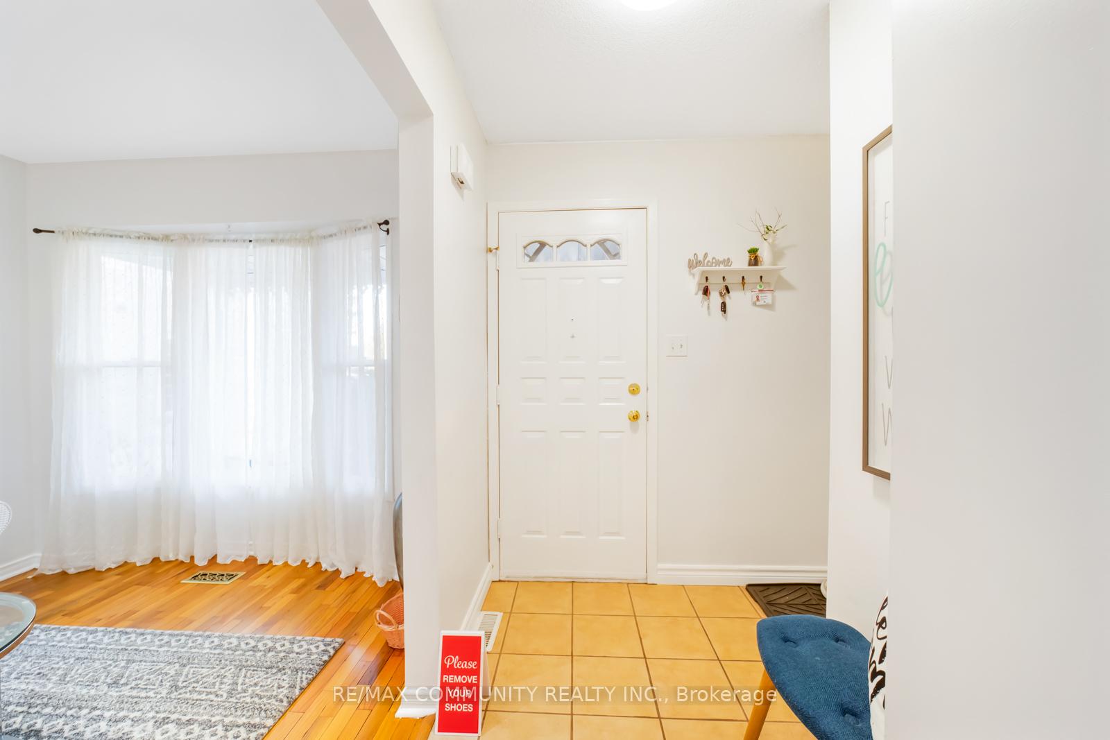 Photo 6 of 47 Cornwall Drive, Ajax, Central — HOMEH