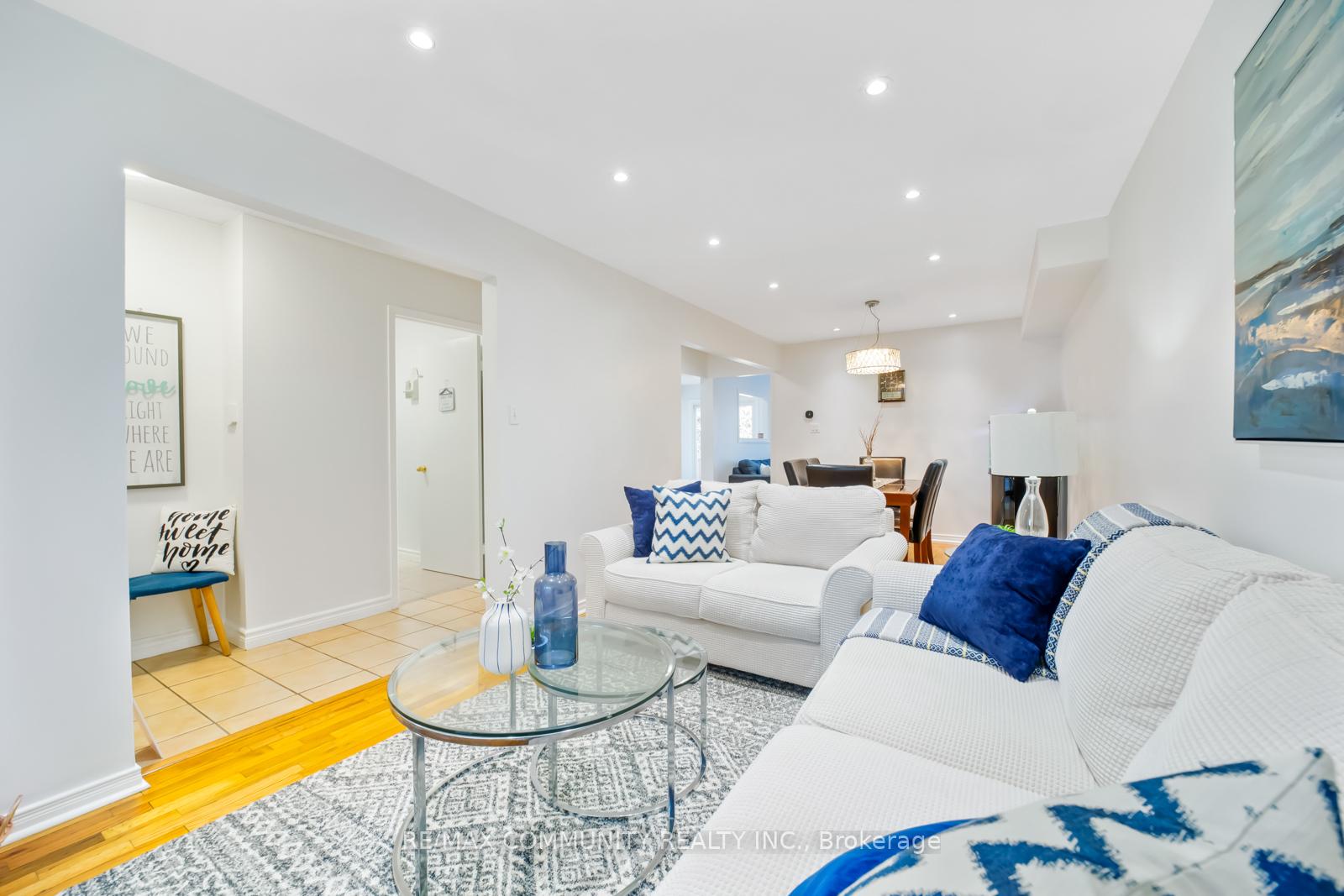 Photo 10 of 47 Cornwall Drive, Ajax, Central — HOMEH
