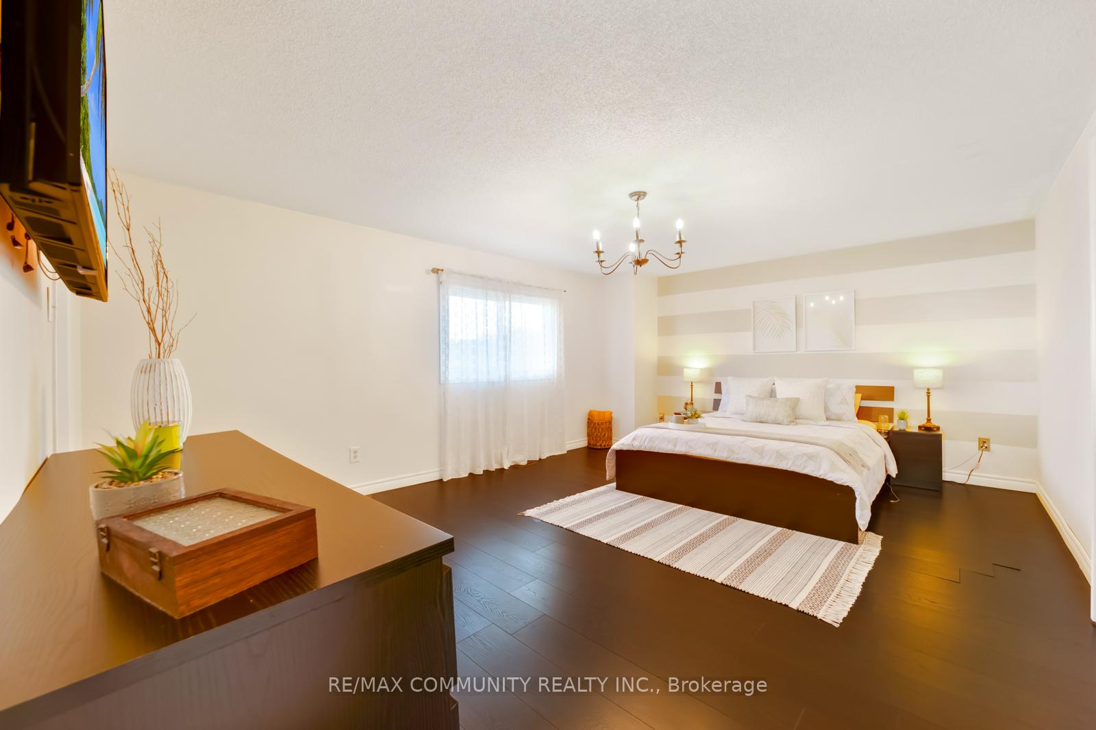 Photo 22 of 47 Cornwall Drive, Ajax, Central — HOMEH