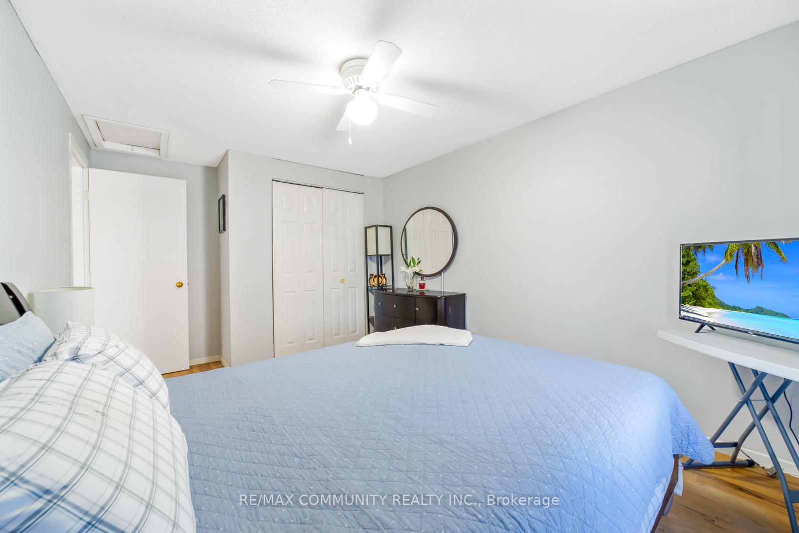 Photo 26 of 47 Cornwall Drive, Ajax, Central — HOMEH