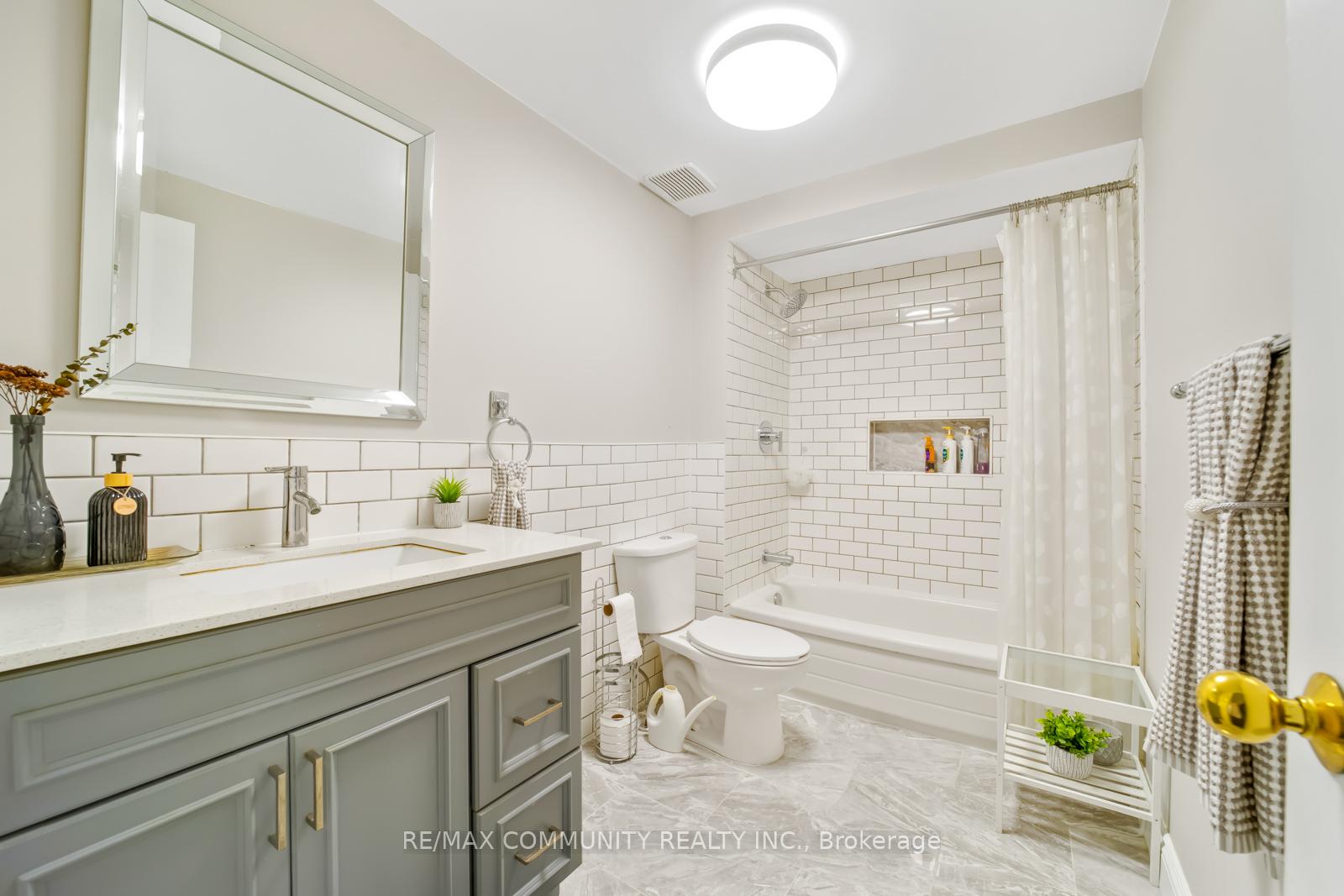 Photo 28 of 47 Cornwall Drive, Ajax, Central — HOMEH