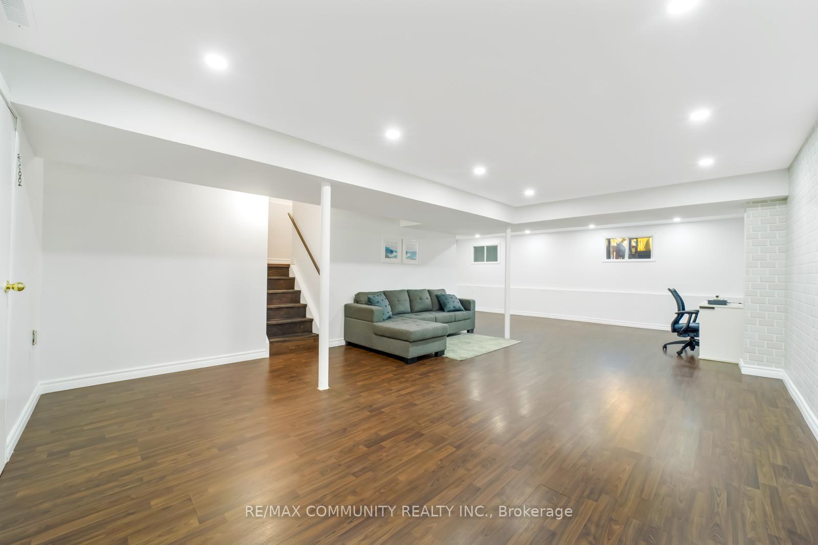 Photo 31 of 47 Cornwall Drive, Ajax, Central — HOMEH