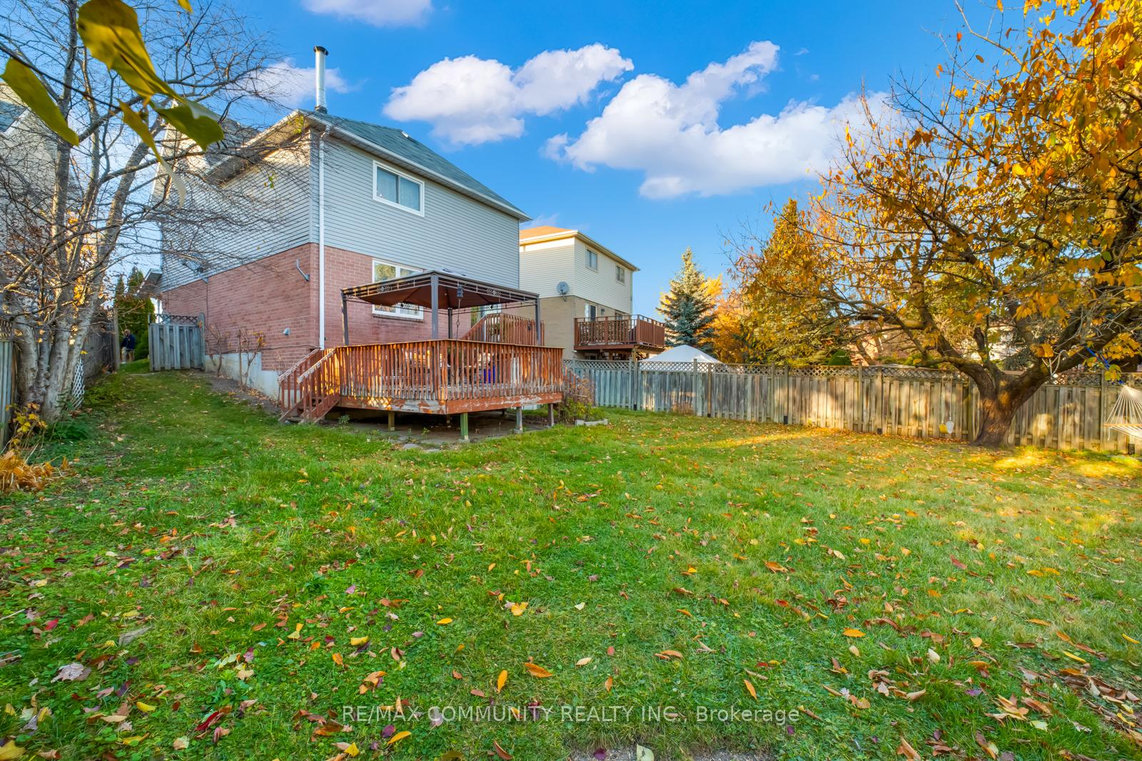 Photo 35 of 47 Cornwall Drive, Ajax, Central — HOMEH
