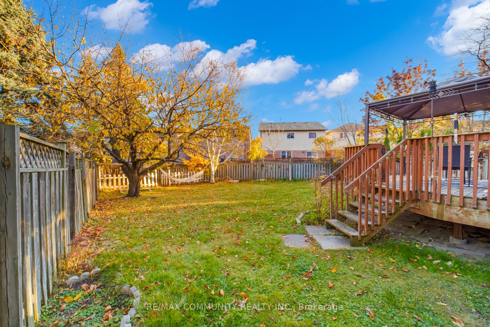 Photo 37 of 47 Cornwall Drive, Ajax, Central — HOMEH