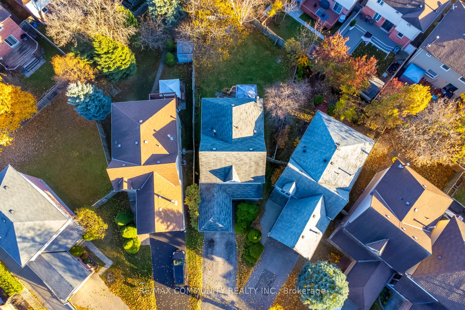 Photo 39 of 47 Cornwall Drive, Ajax, Central — HOMEH