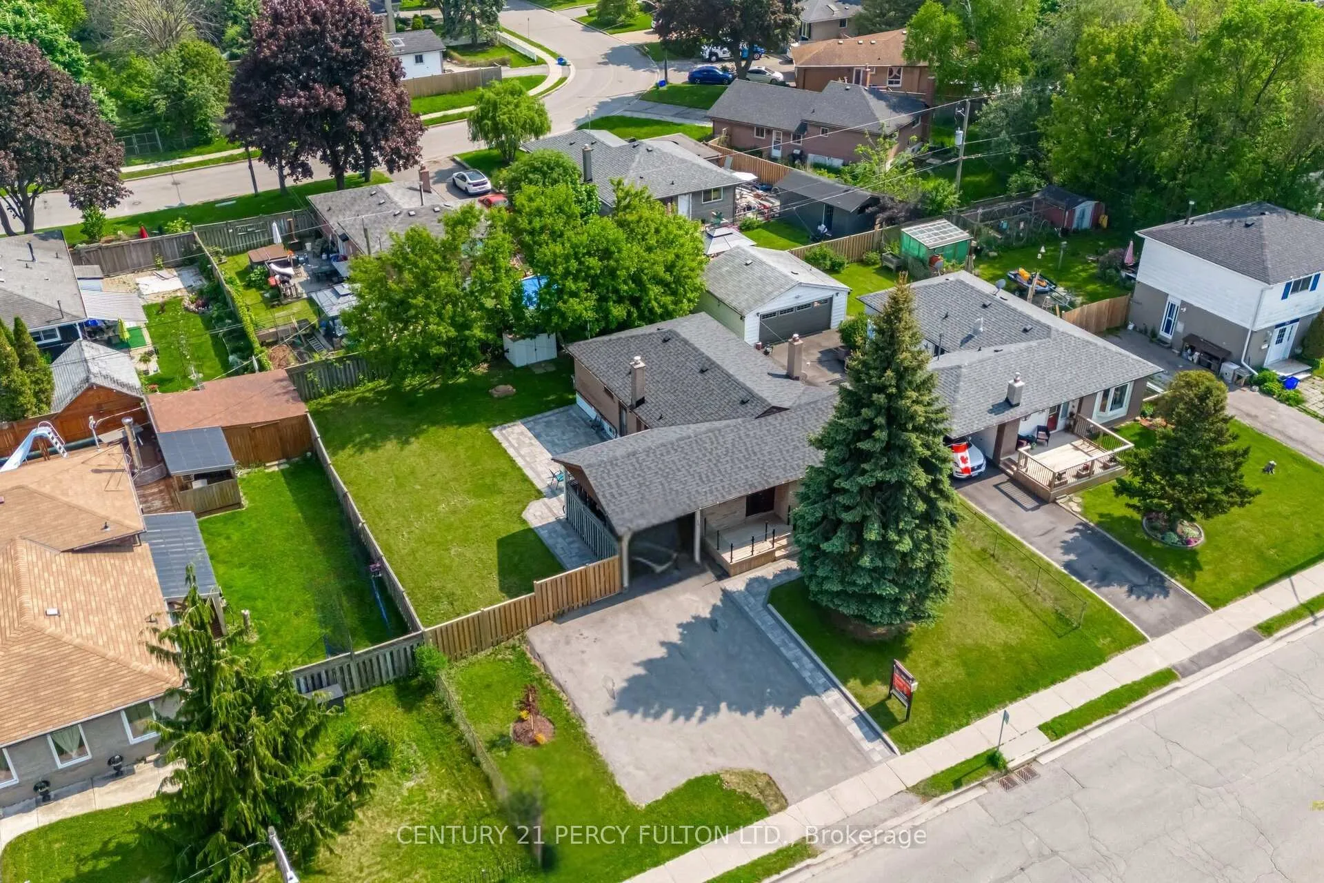 Photo 1 of 761 Krosno Boulevard, Pickering, Bay Ridges — HOMEH
