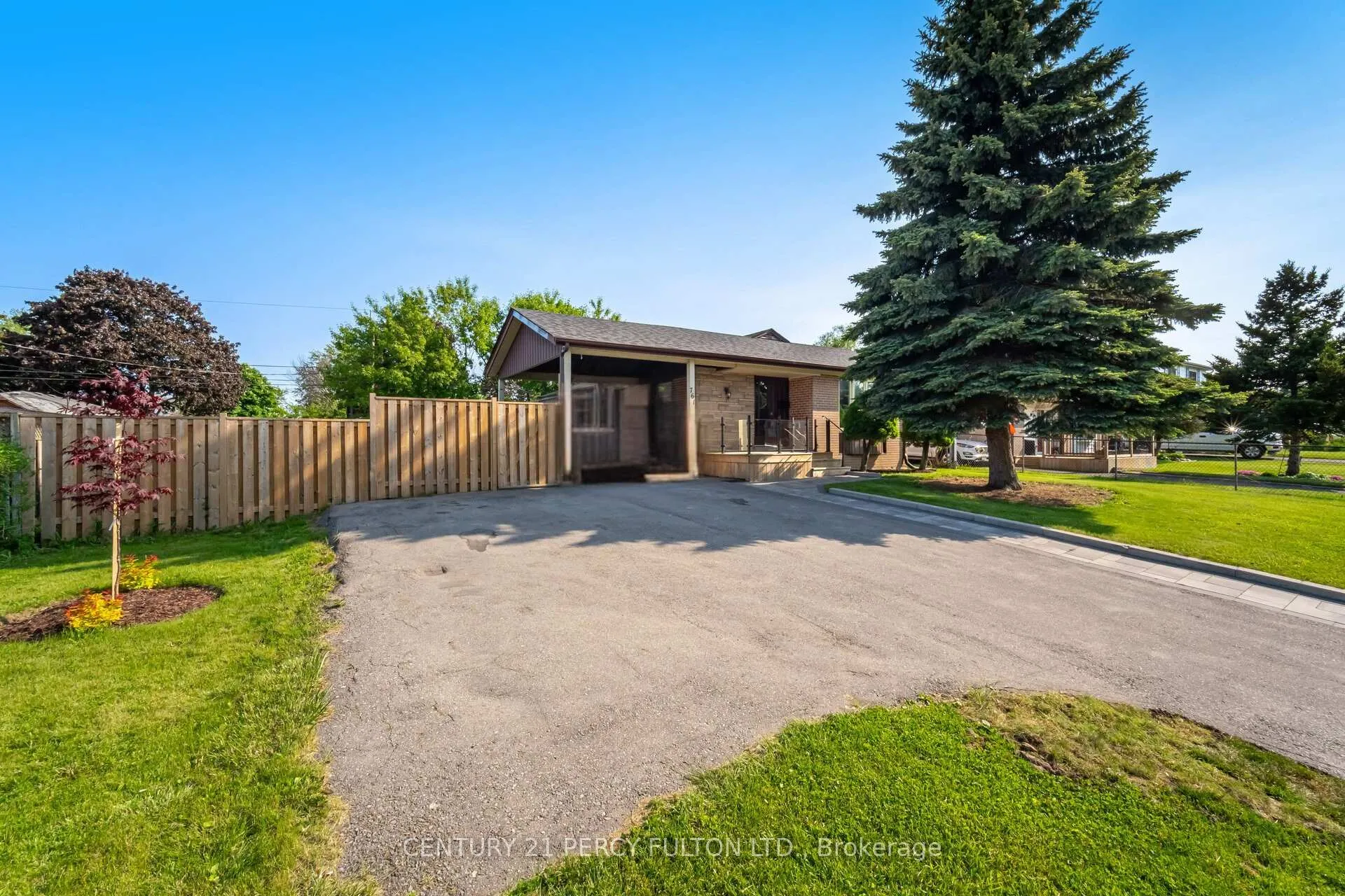 Photo 2 of 761 Krosno Boulevard, Pickering, Bay Ridges — HOMEH