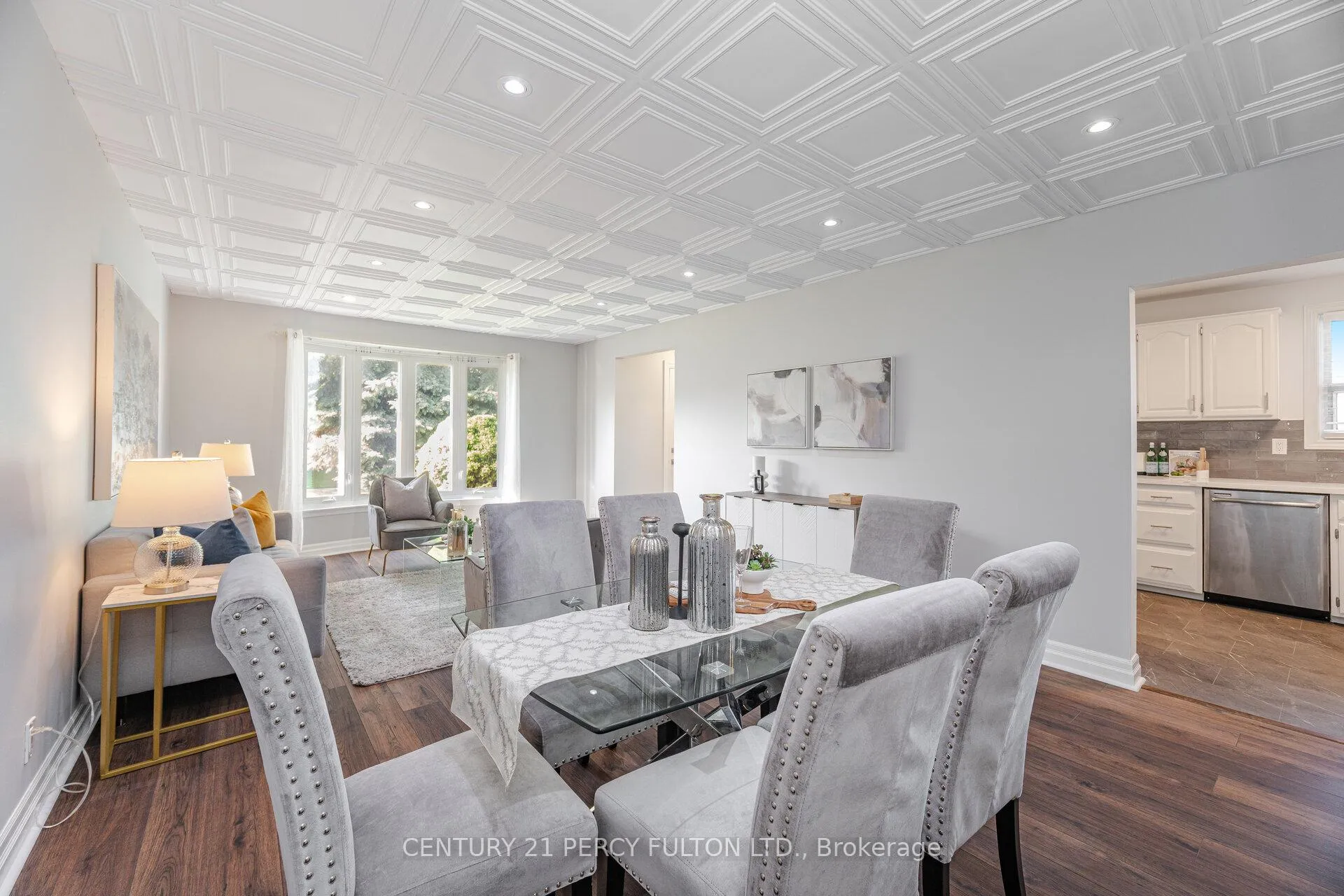 Photo 8 of 761 Krosno Boulevard, Pickering, Bay Ridges — HOMEH