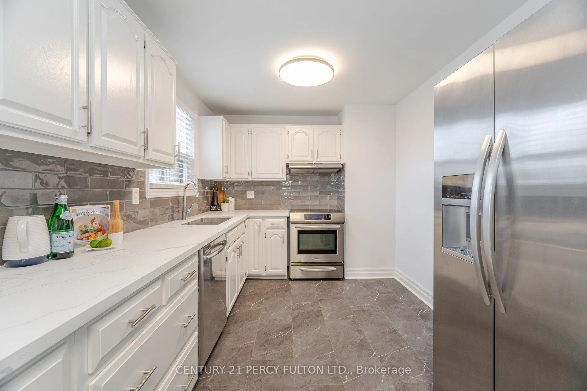 Photo 9 of 761 Krosno Boulevard, Pickering, Bay Ridges — HOMEH