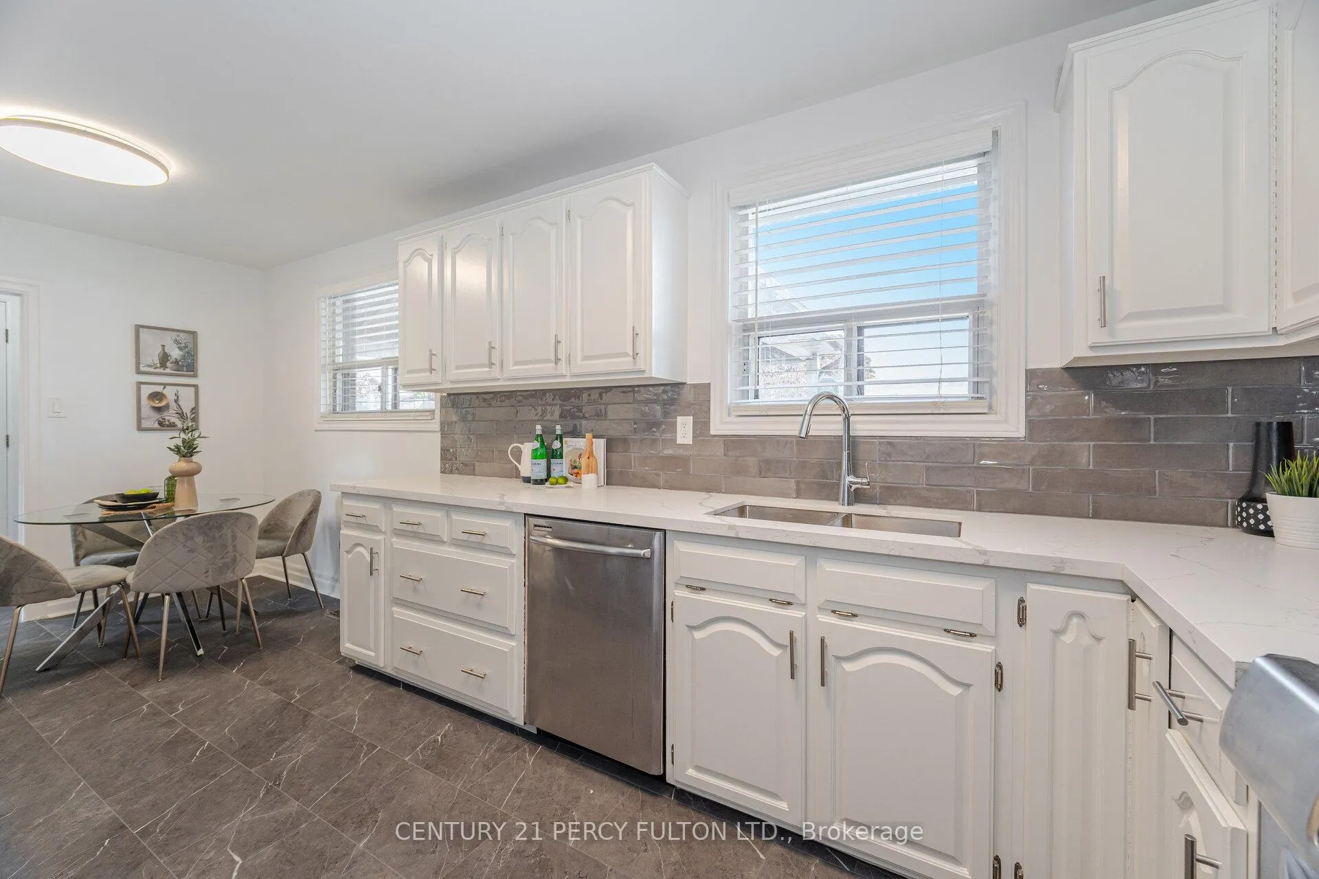 Photo 10 of 761 Krosno Boulevard, Pickering, Bay Ridges — HOMEH