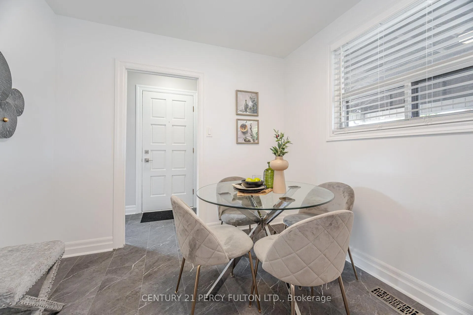 Photo 12 of 761 Krosno Boulevard, Pickering, Bay Ridges — HOMEH