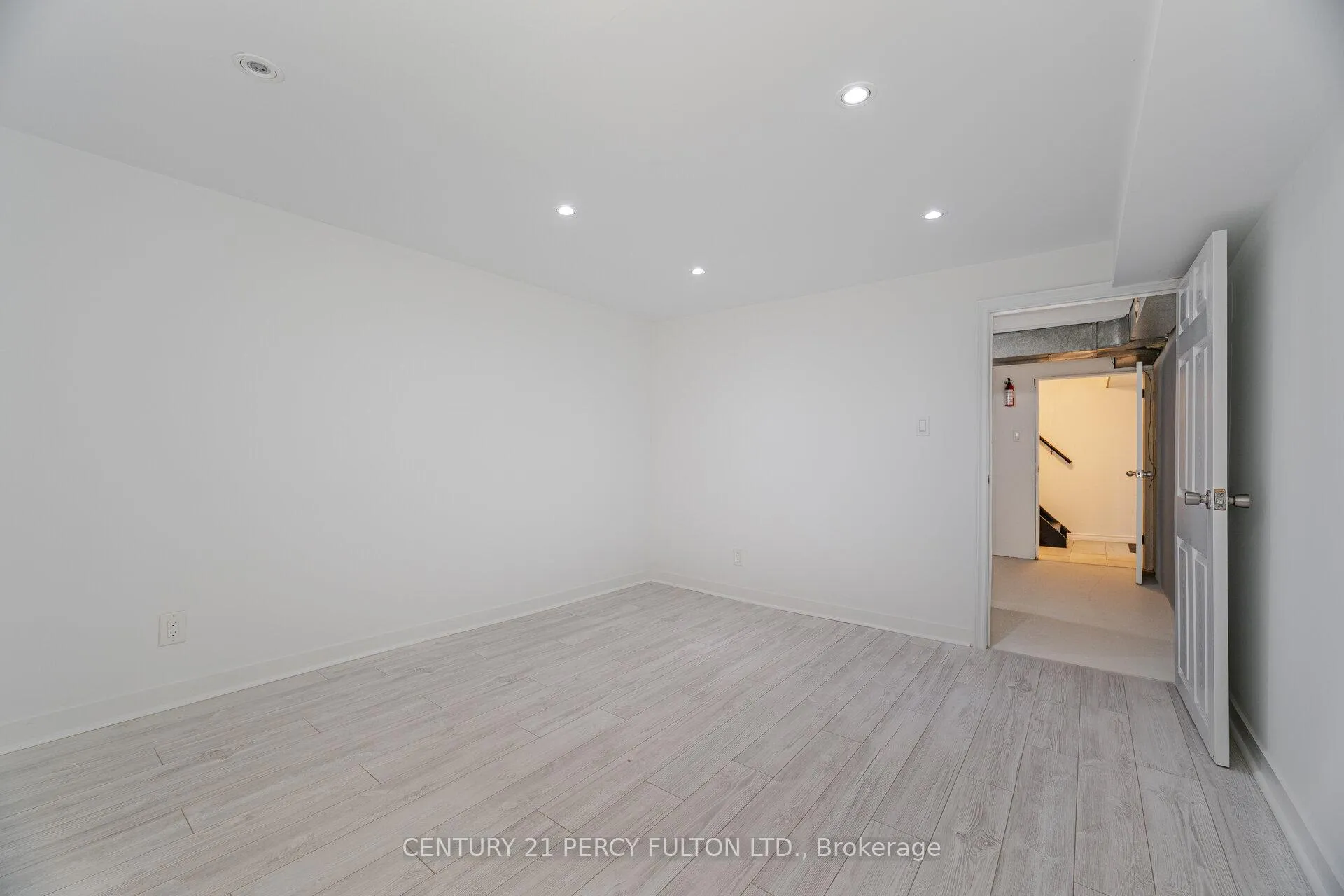 Photo 23 of 761 Krosno Boulevard, Pickering, Bay Ridges — HOMEH