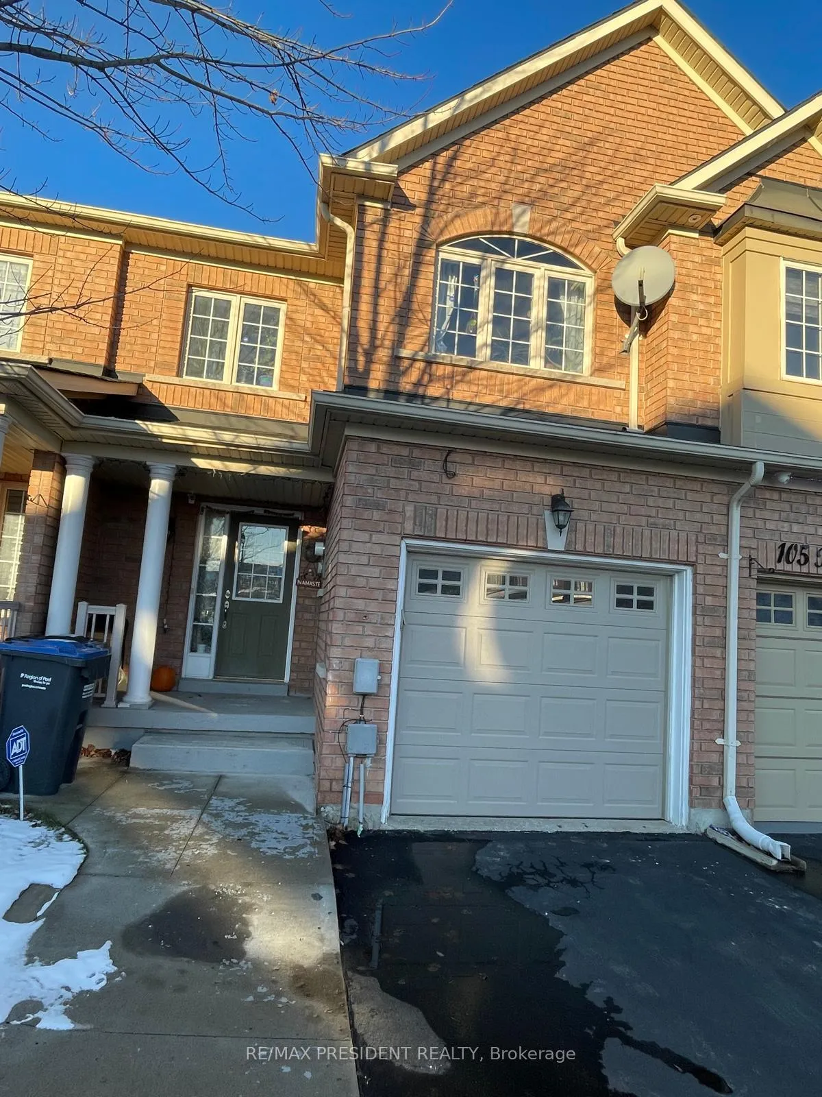 Photo 2 of 107 Rockgarden Trail, Brampton, Sandringham-Wellington — HOMEH