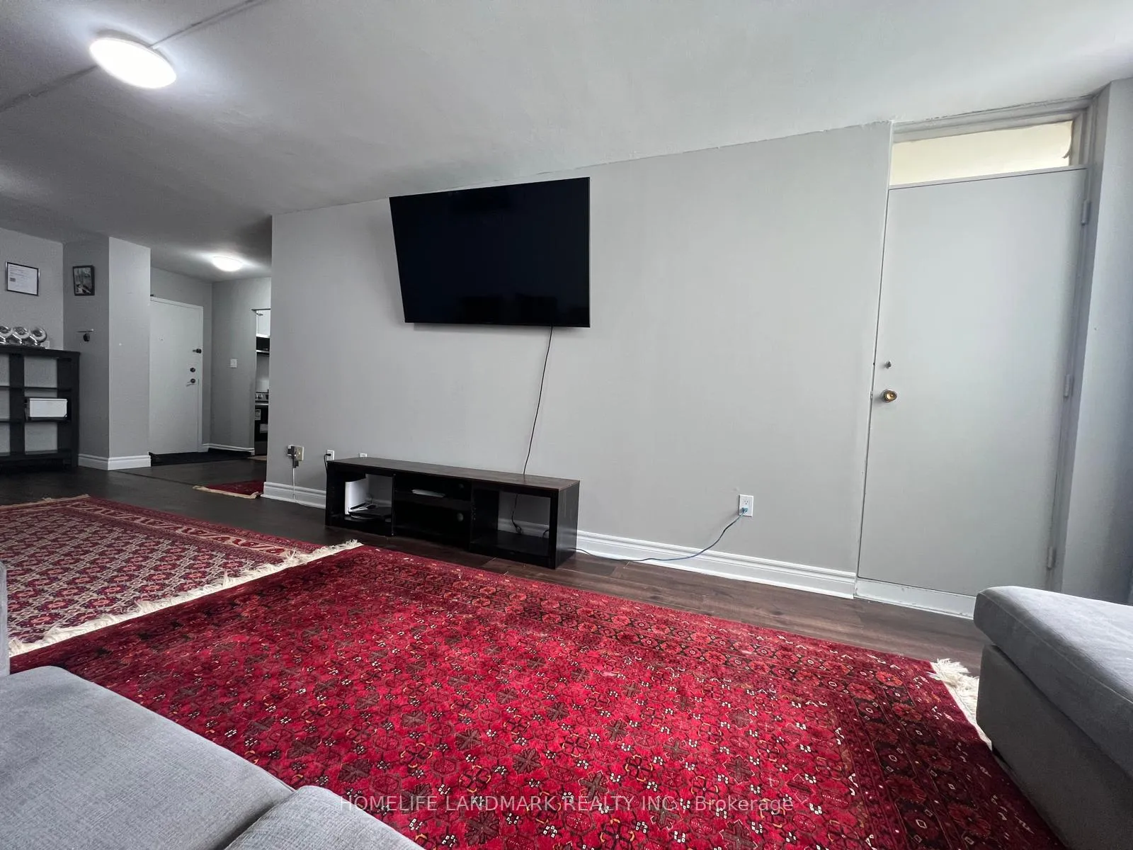 Front of Unit 716, 370 Dixon Road
