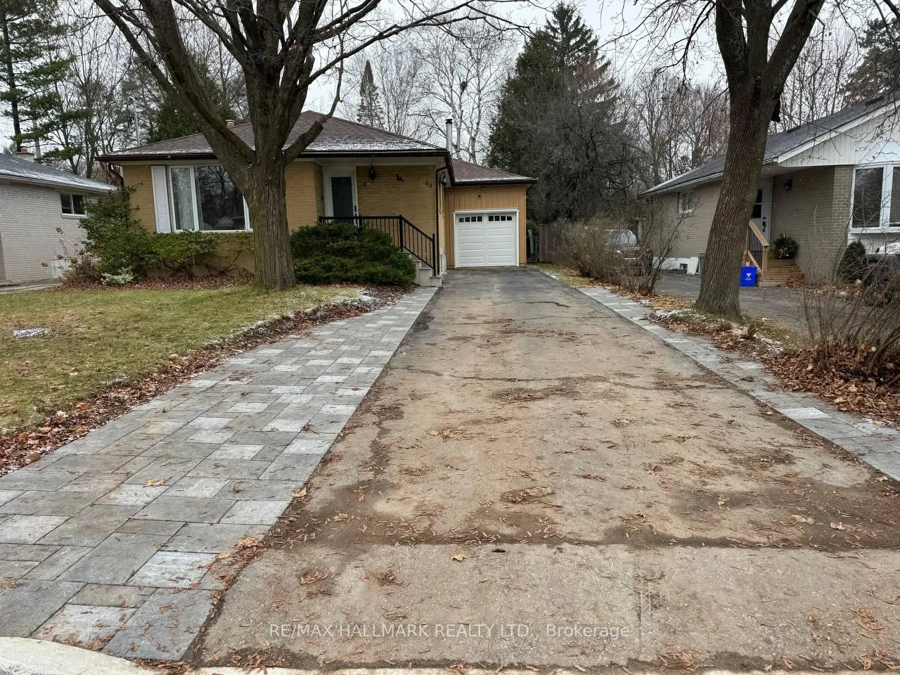Photo 2 of 4 Corbett Crescent, Aurora, Aurora Highlands — HOMEH