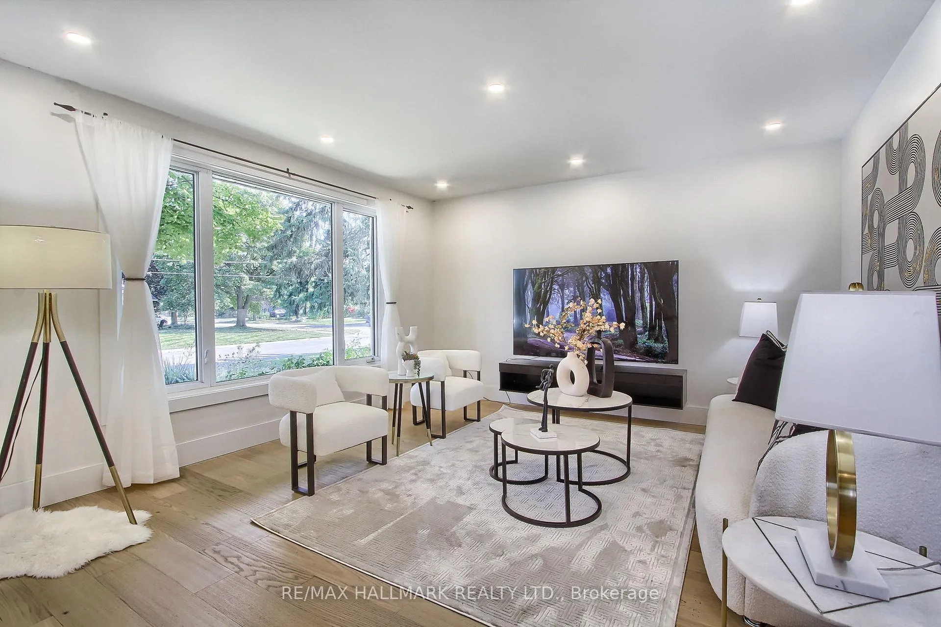 Photo 5 of 4 Corbett Crescent, Aurora, Aurora Highlands — HOMEH