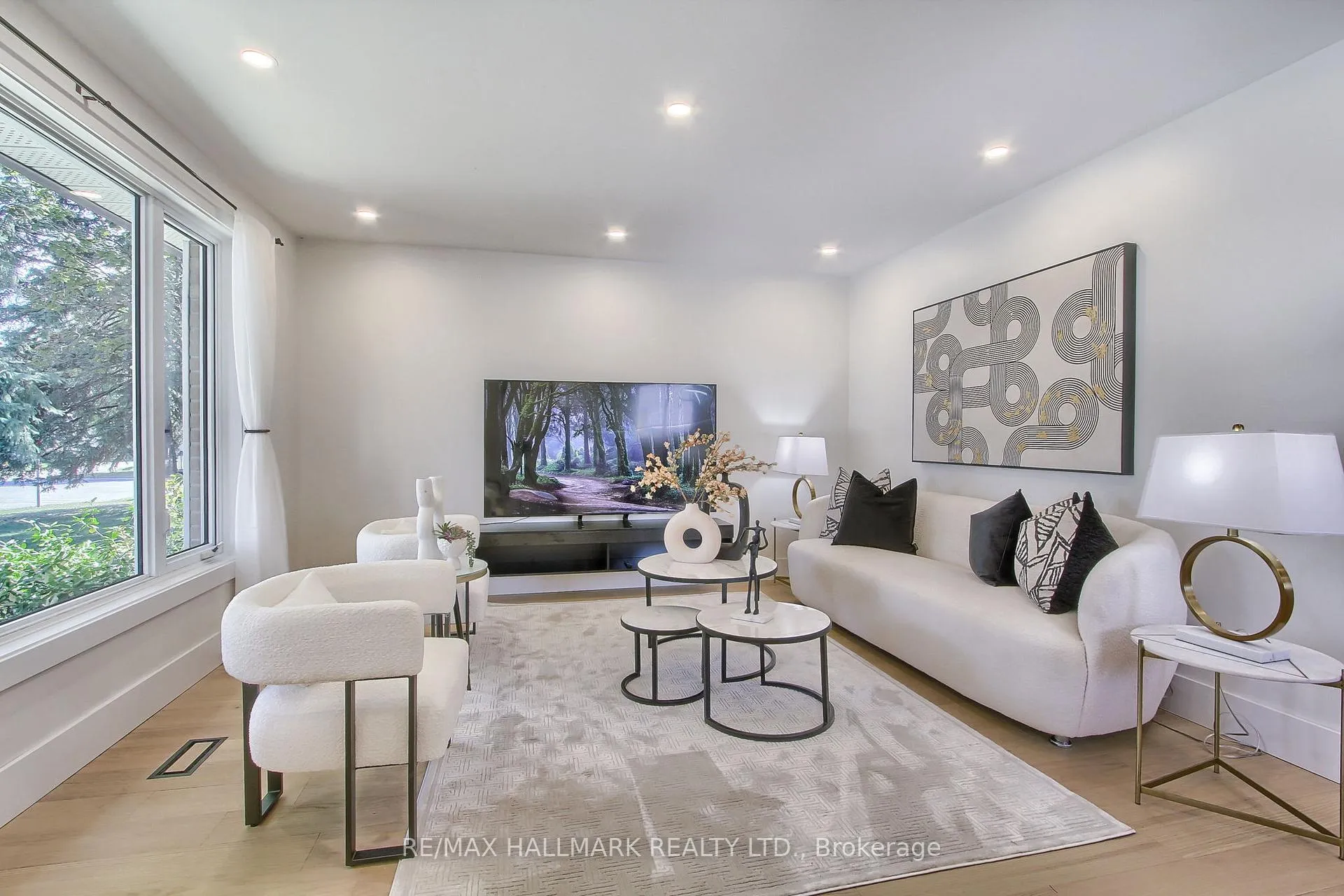 Photo 6 of 4 Corbett Crescent, Aurora, Aurora Highlands — HOMEH