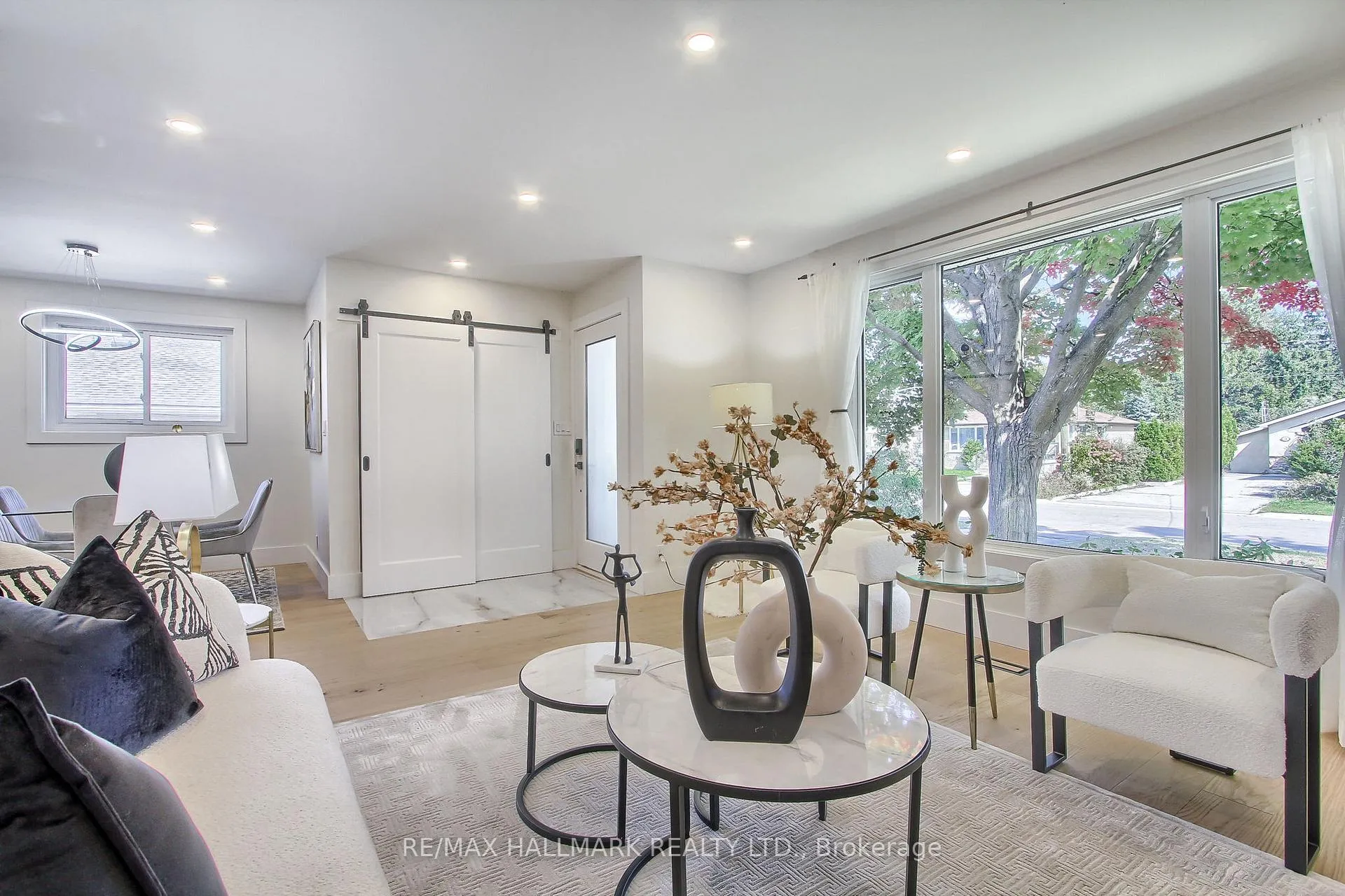 Photo 8 of 4 Corbett Crescent, Aurora, Aurora Highlands — HOMEH