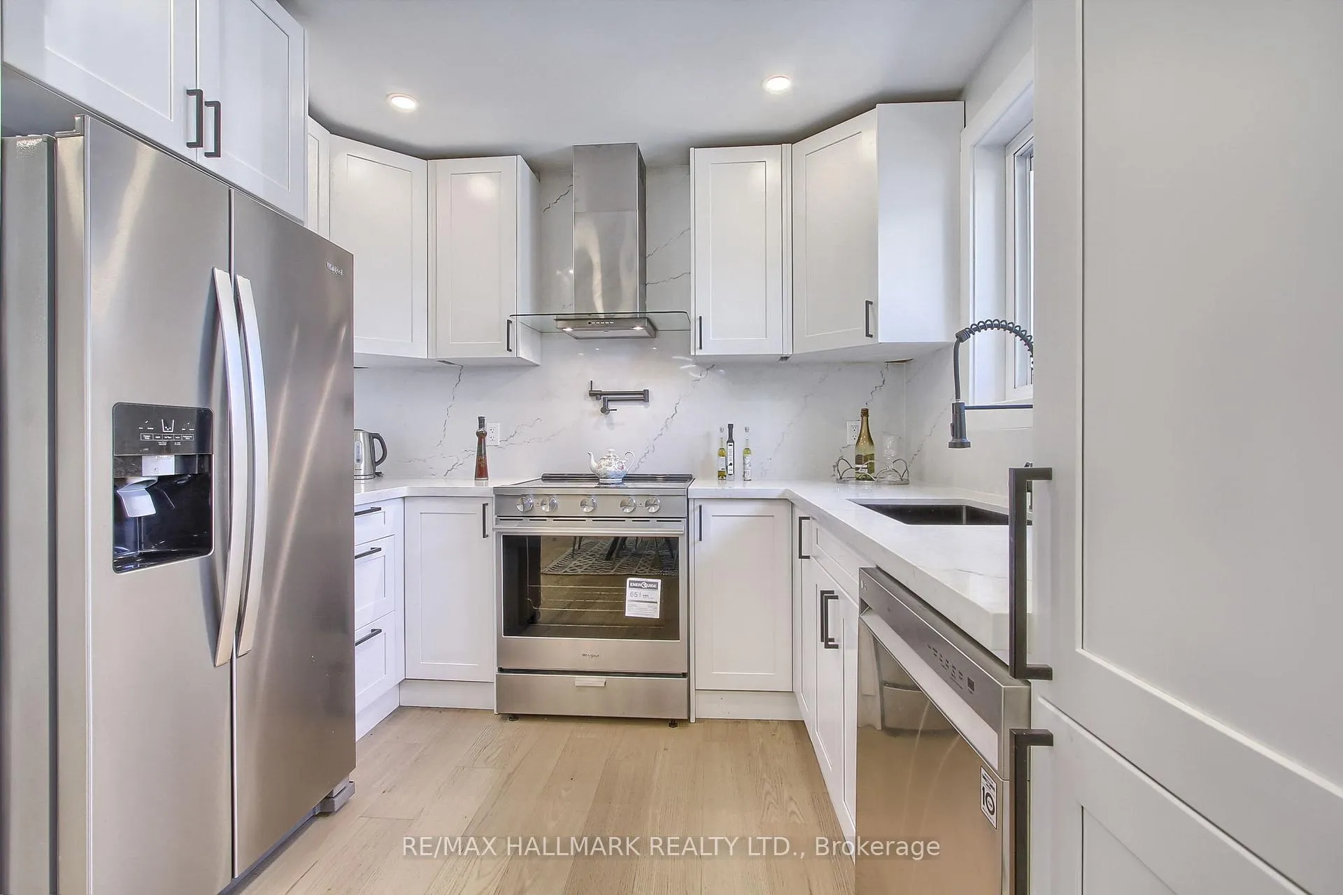 Photo 12 of 4 Corbett Crescent, Aurora, Aurora Highlands — HOMEH