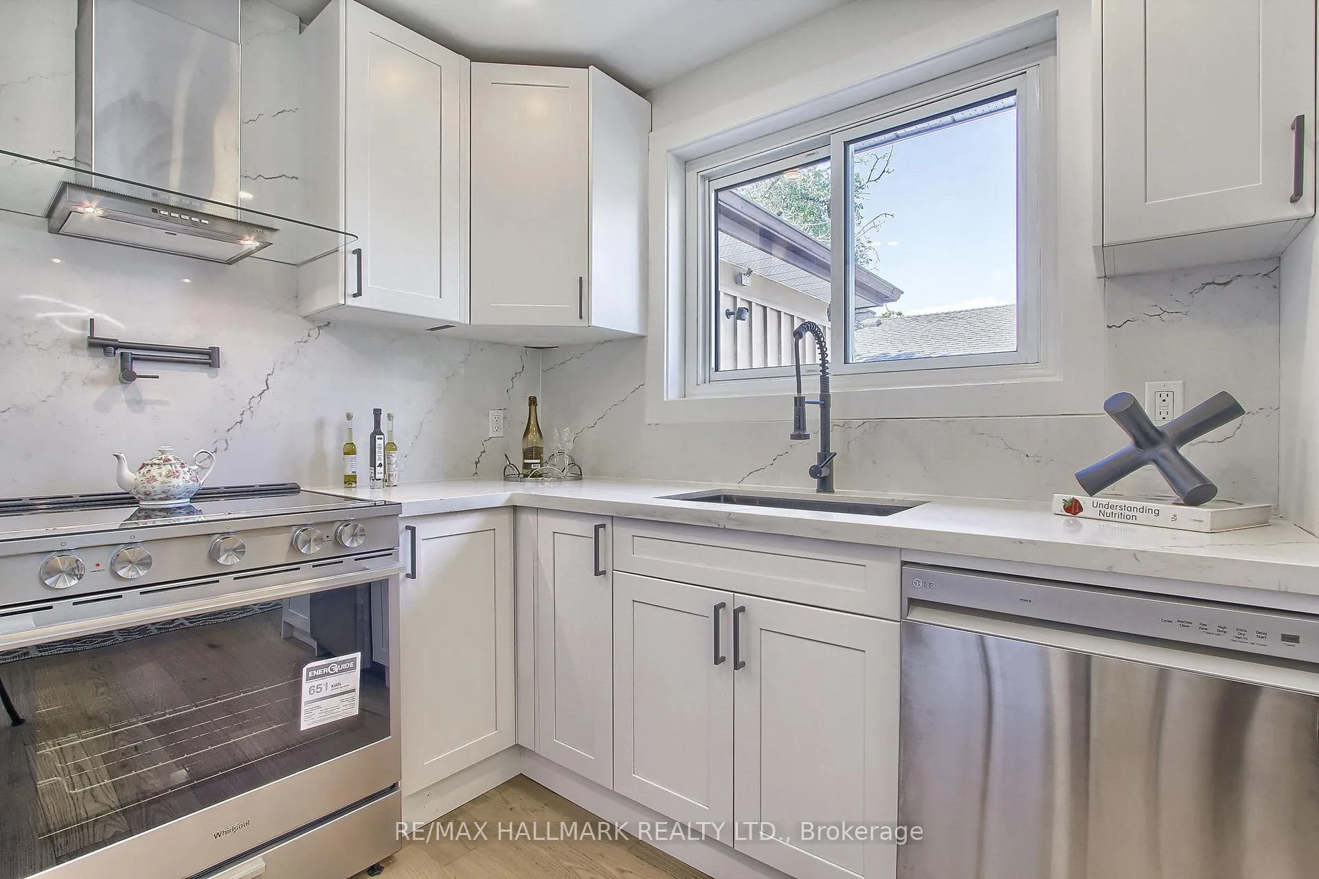 Photo 13 of 4 Corbett Crescent, Aurora, Aurora Highlands — HOMEH