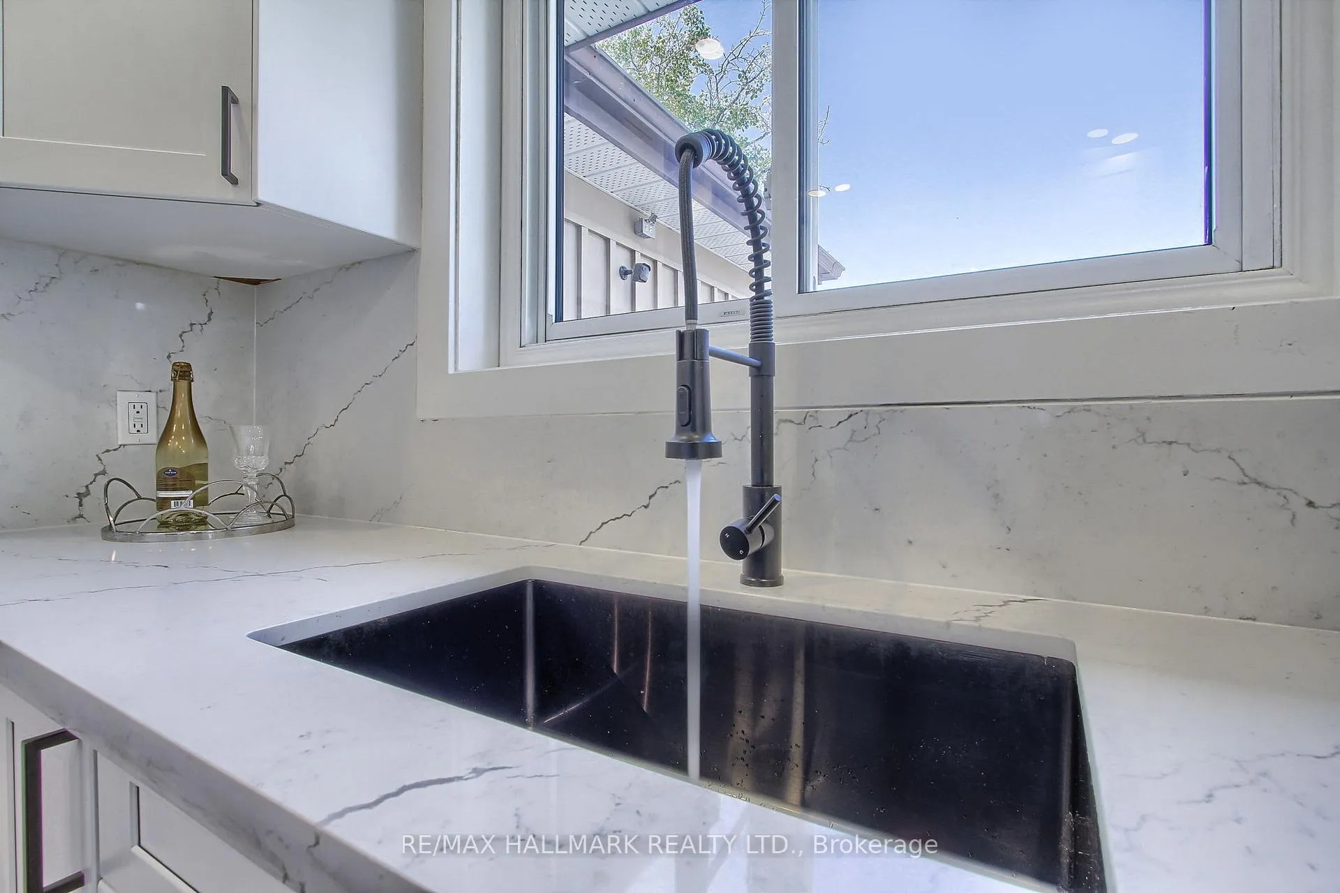 Photo 14 of 4 Corbett Crescent, Aurora, Aurora Highlands — HOMEH