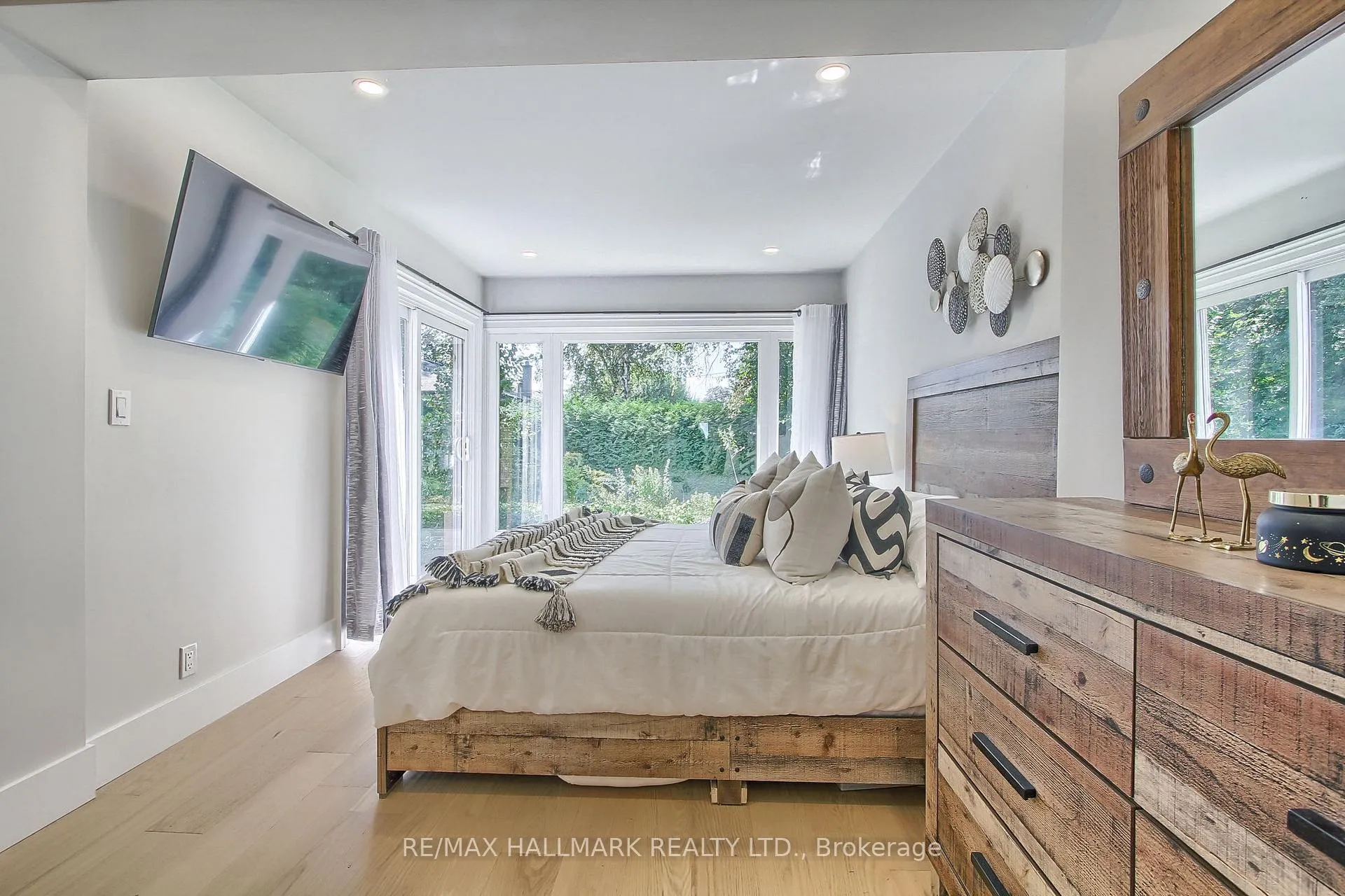 Photo 18 of 4 Corbett Crescent, Aurora, Aurora Highlands — HOMEH
