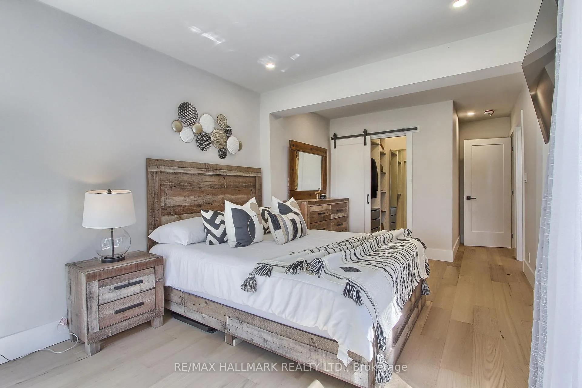Photo 19 of 4 Corbett Crescent, Aurora, Aurora Highlands — HOMEH