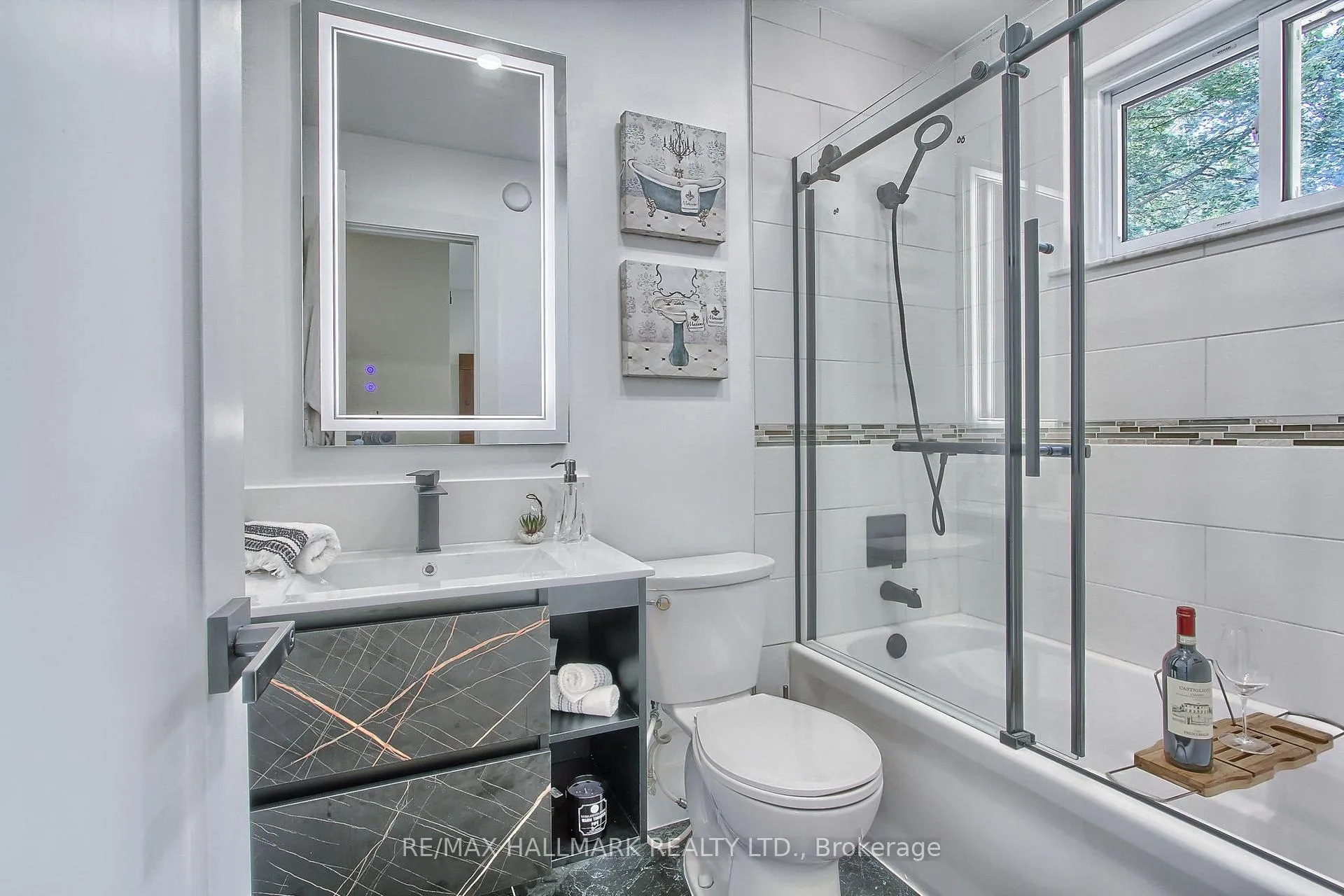 Photo 21 of 4 Corbett Crescent, Aurora, Aurora Highlands — HOMEH