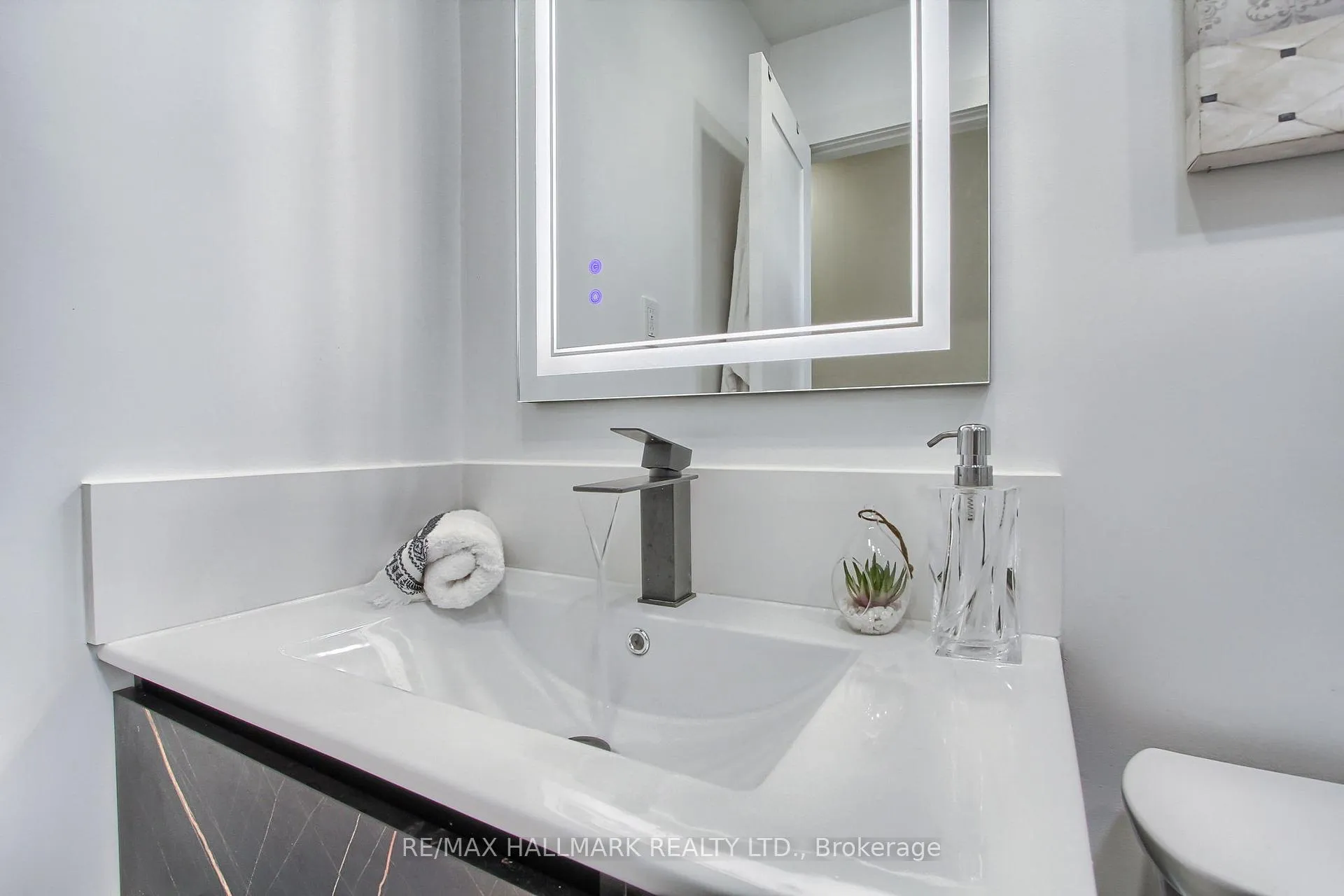 Photo 22 of 4 Corbett Crescent, Aurora, Aurora Highlands — HOMEH