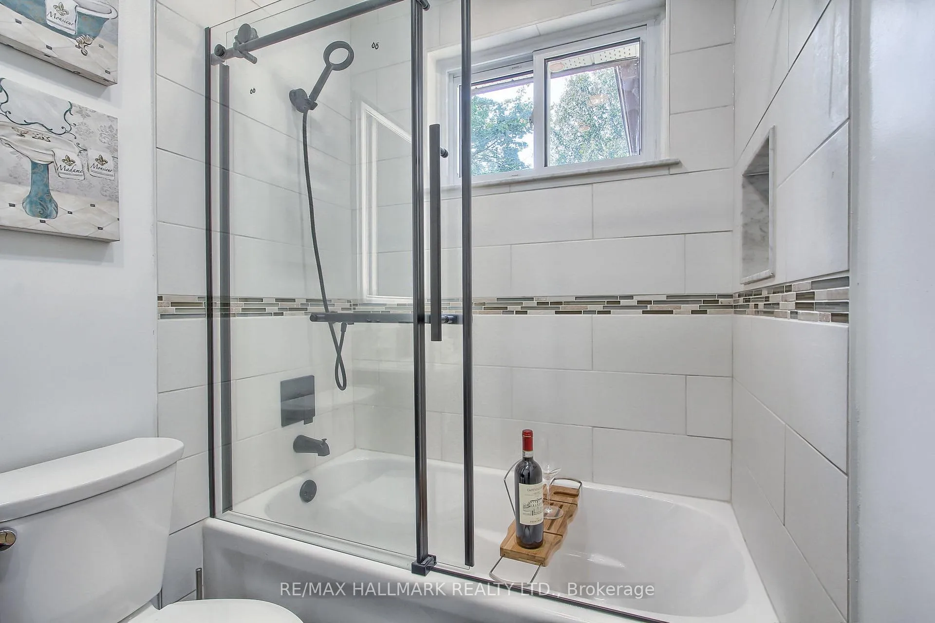 Photo 23 of 4 Corbett Crescent, Aurora, Aurora Highlands — HOMEH