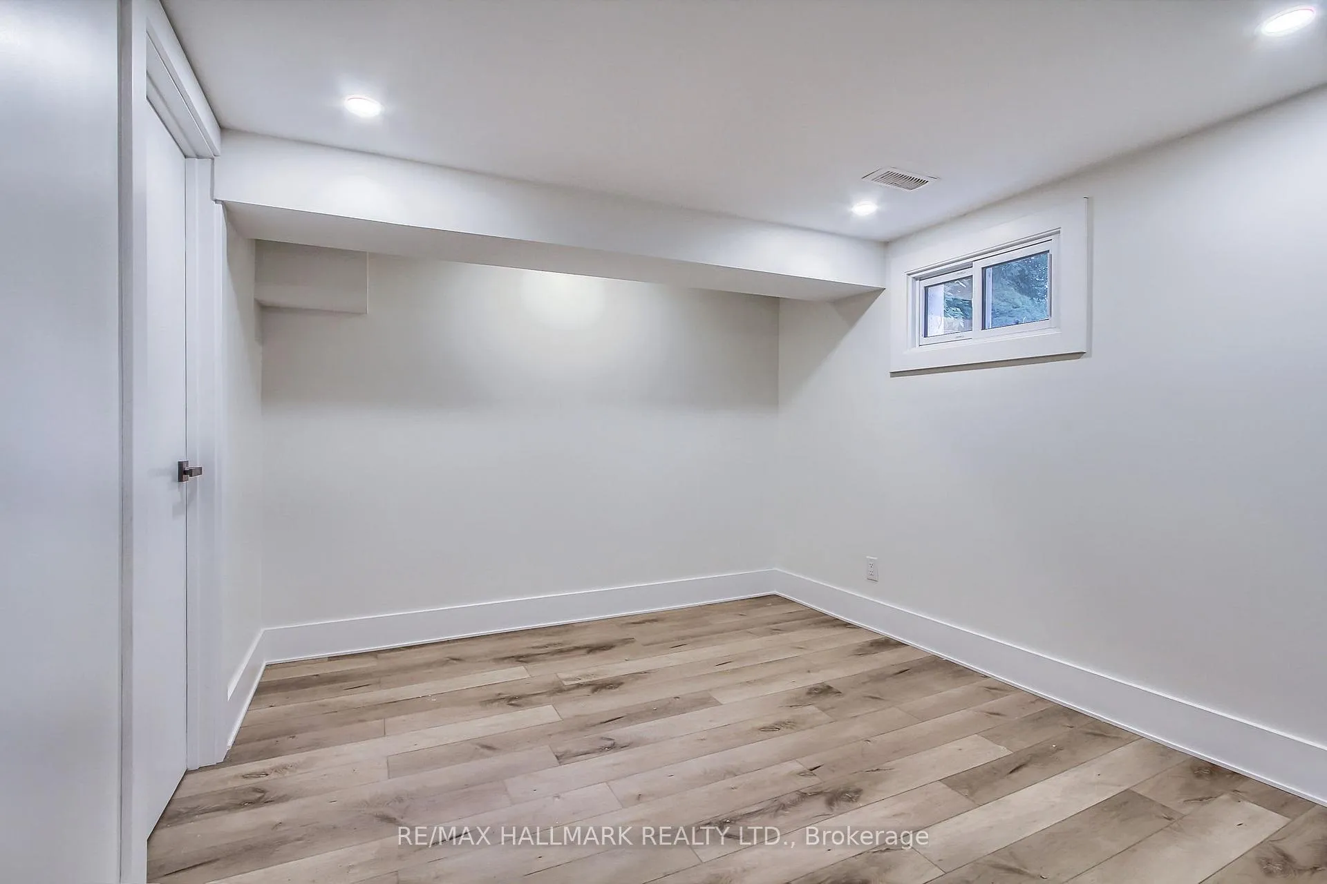 Photo 31 of 4 Corbett Crescent, Aurora, Aurora Highlands — HOMEH