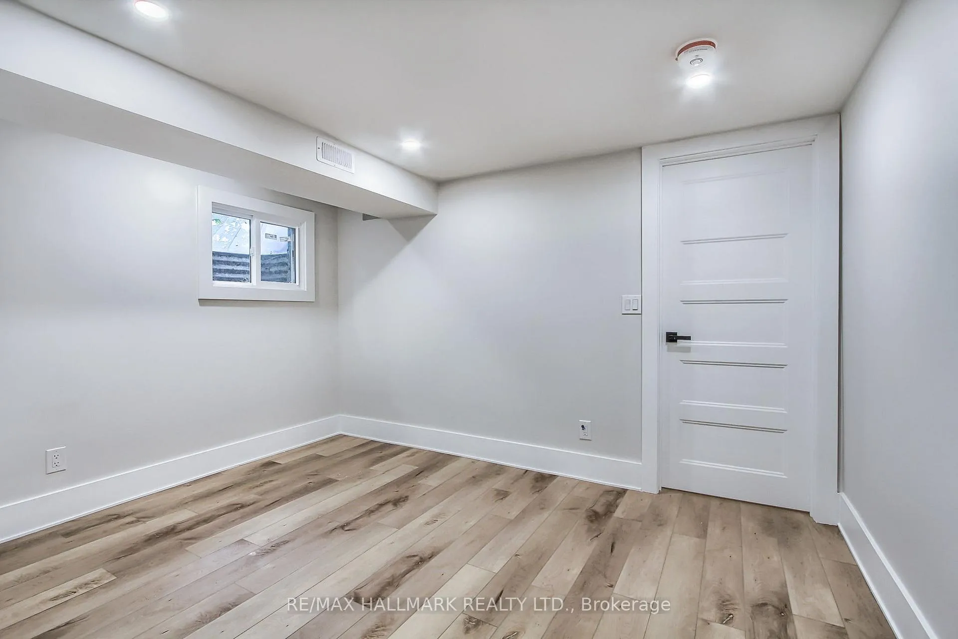 Photo 35 of 4 Corbett Crescent, Aurora, Aurora Highlands — HOMEH