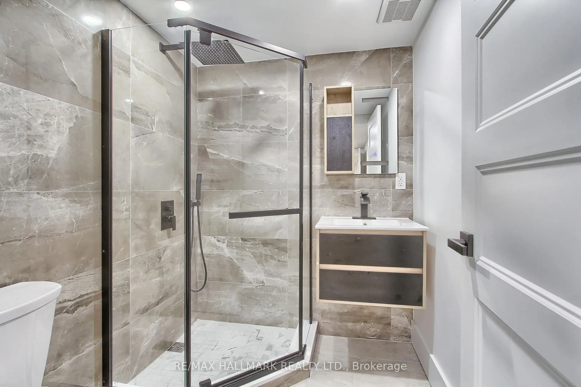 Photo 36 of 4 Corbett Crescent, Aurora, Aurora Highlands — HOMEH
