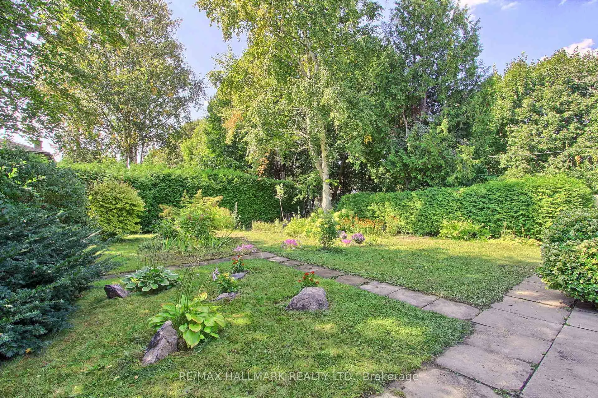 Photo 38 of 4 Corbett Crescent, Aurora, Aurora Highlands — HOMEH