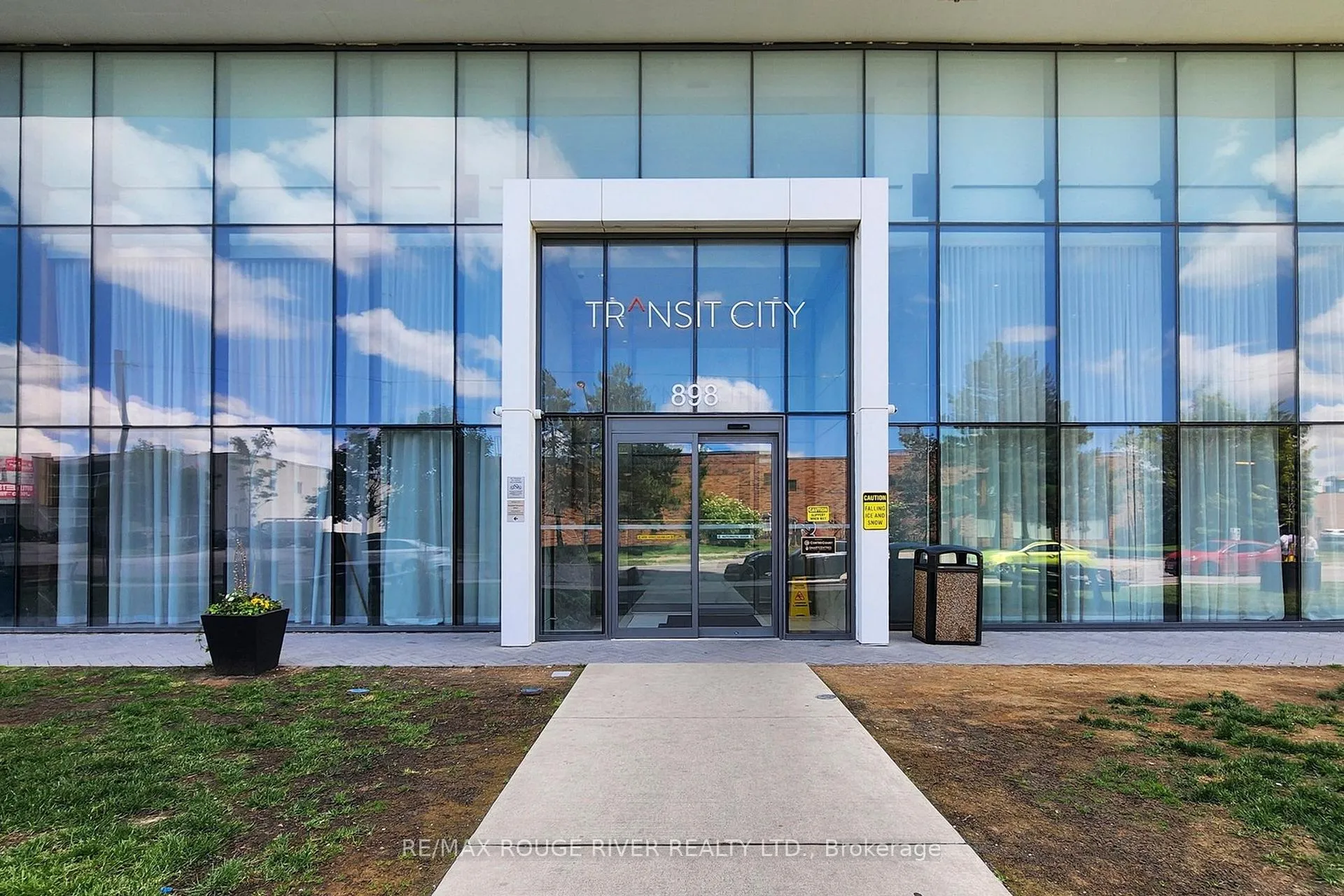 Photo 3 of Unit 603, 898 Portage Parkway, Vaughan, Concord — HOMEH