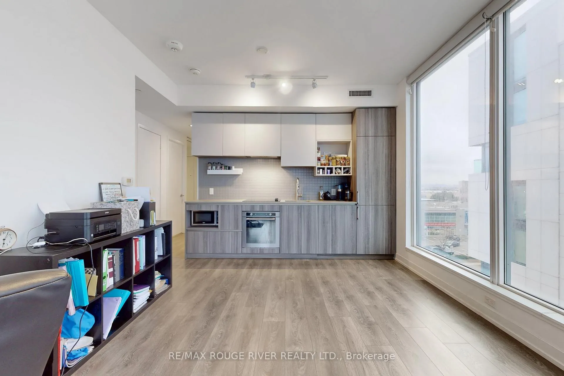 Photo 6 of Unit 603, 898 Portage Parkway, Vaughan, Concord — HOMEH