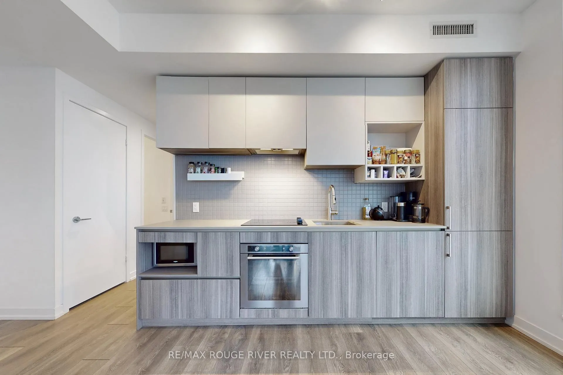 Photo 10 of Unit 603, 898 Portage Parkway, Vaughan, Concord — HOMEH