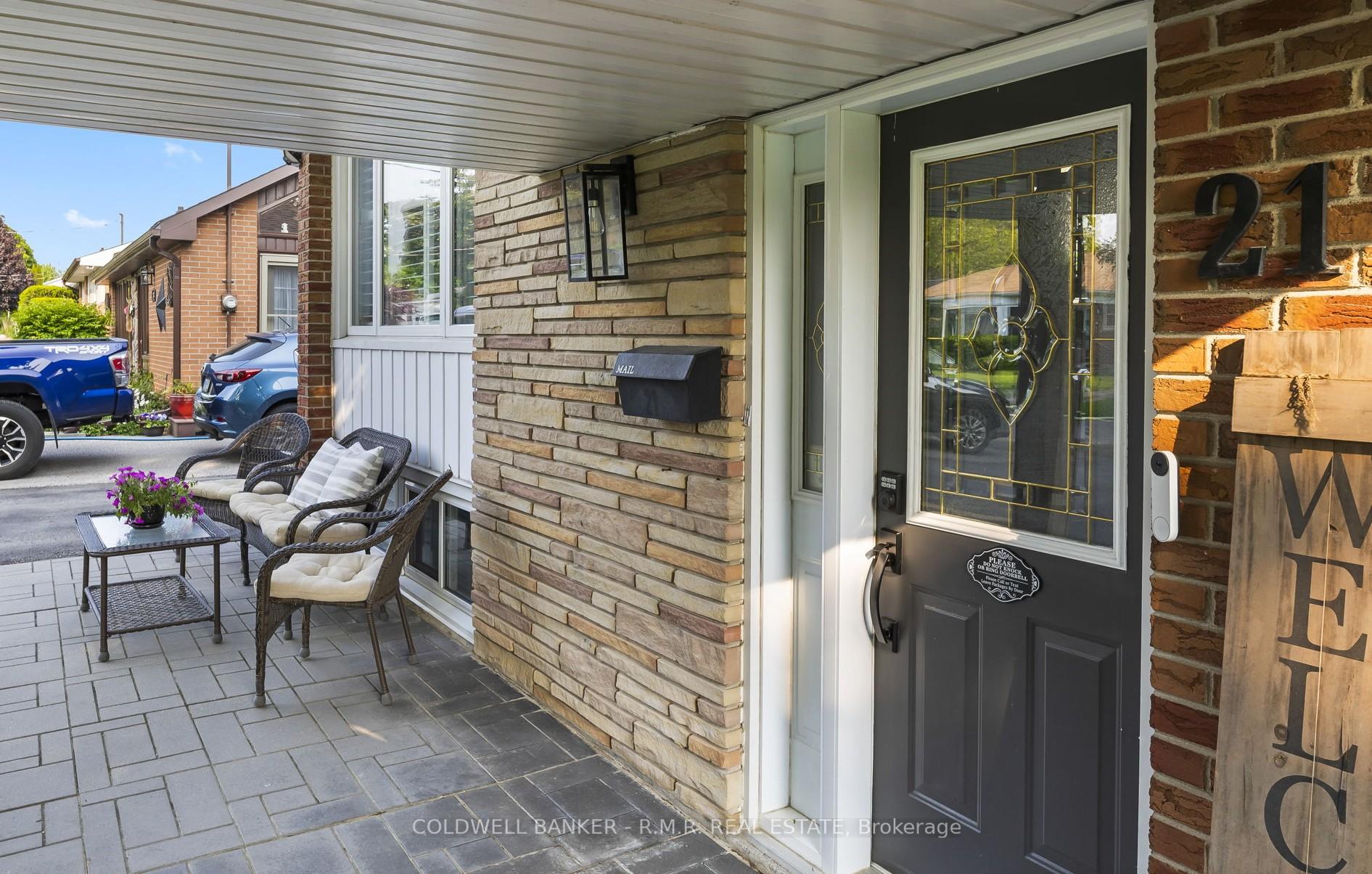 Photo 3 of 21 Parkway Crescent, Clarington, Bowmanville — HOMEH