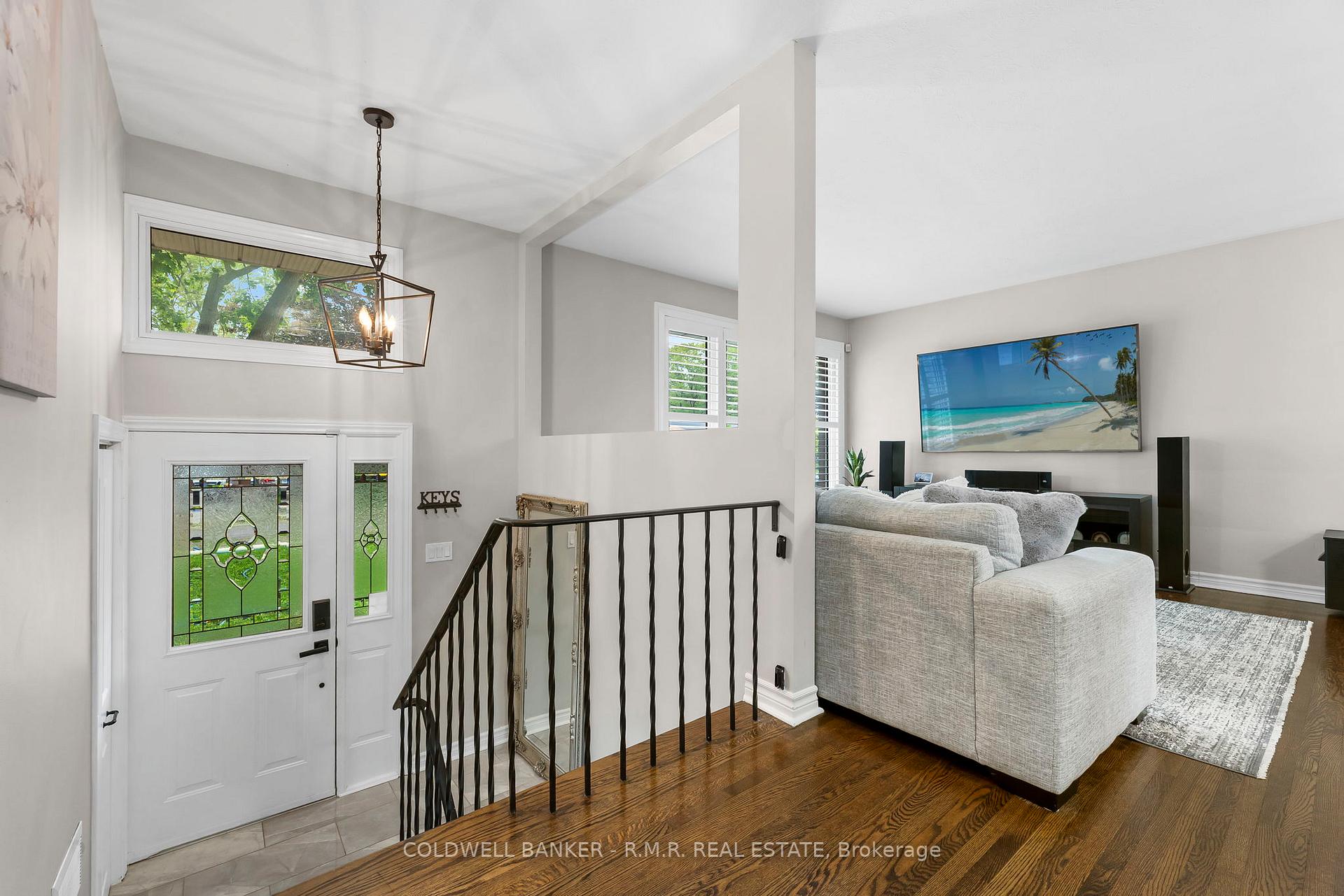 Photo 4 of 21 Parkway Crescent, Clarington, Bowmanville — HOMEH
