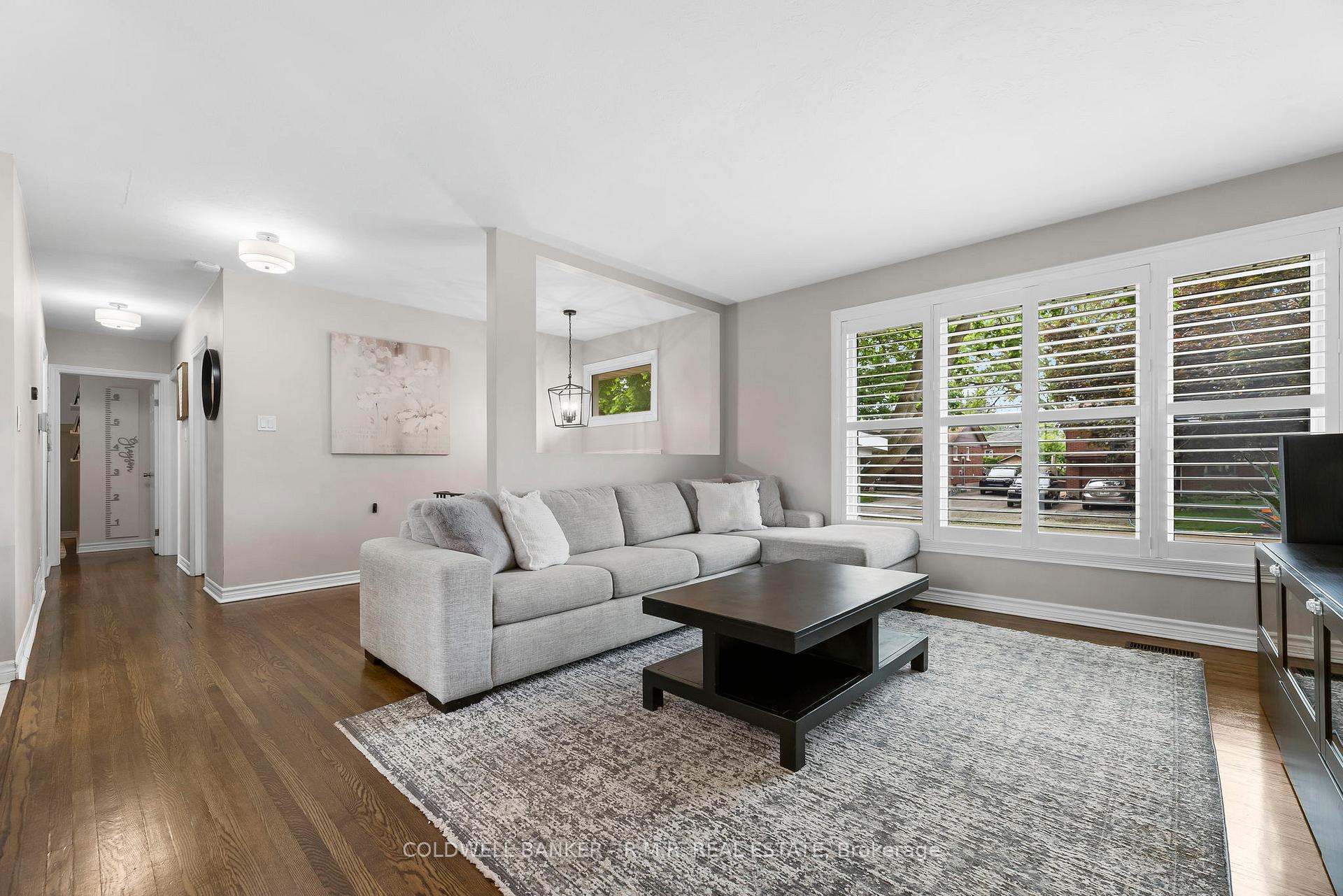 Photo 5 of 21 Parkway Crescent, Clarington, Bowmanville — HOMEH