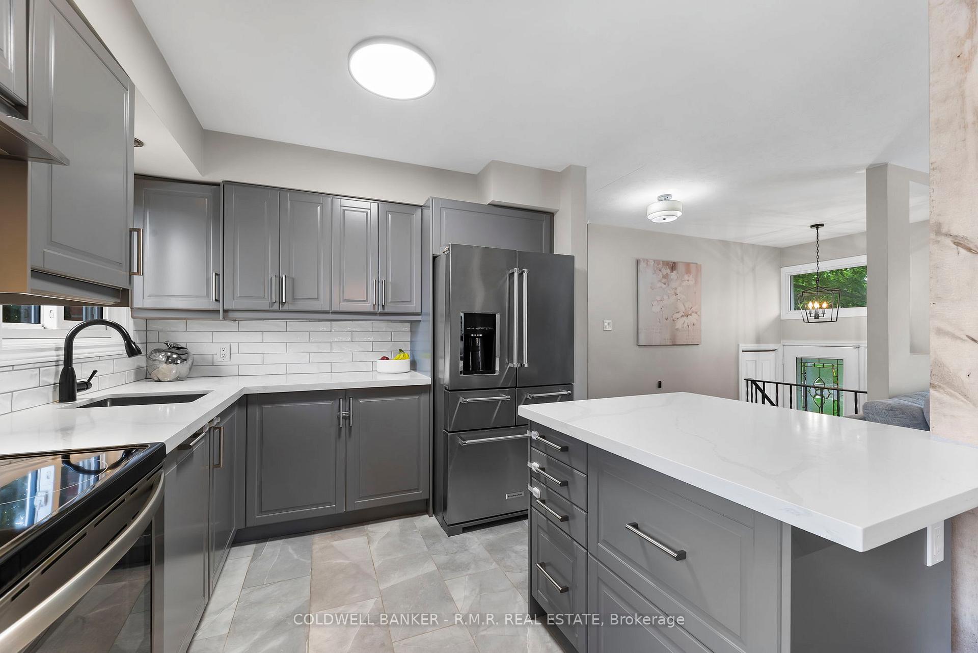 Photo 10 of 21 Parkway Crescent, Clarington, Bowmanville — HOMEH