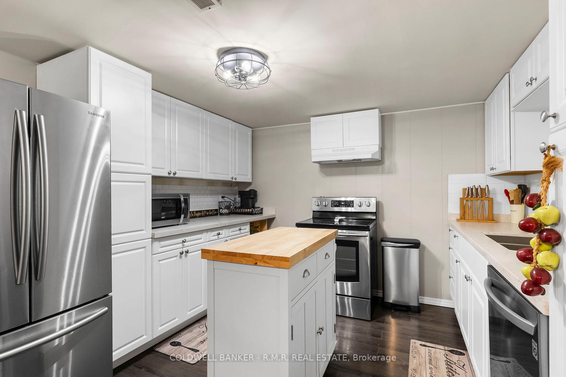 Photo 24 of 21 Parkway Crescent, Clarington, Bowmanville — HOMEH